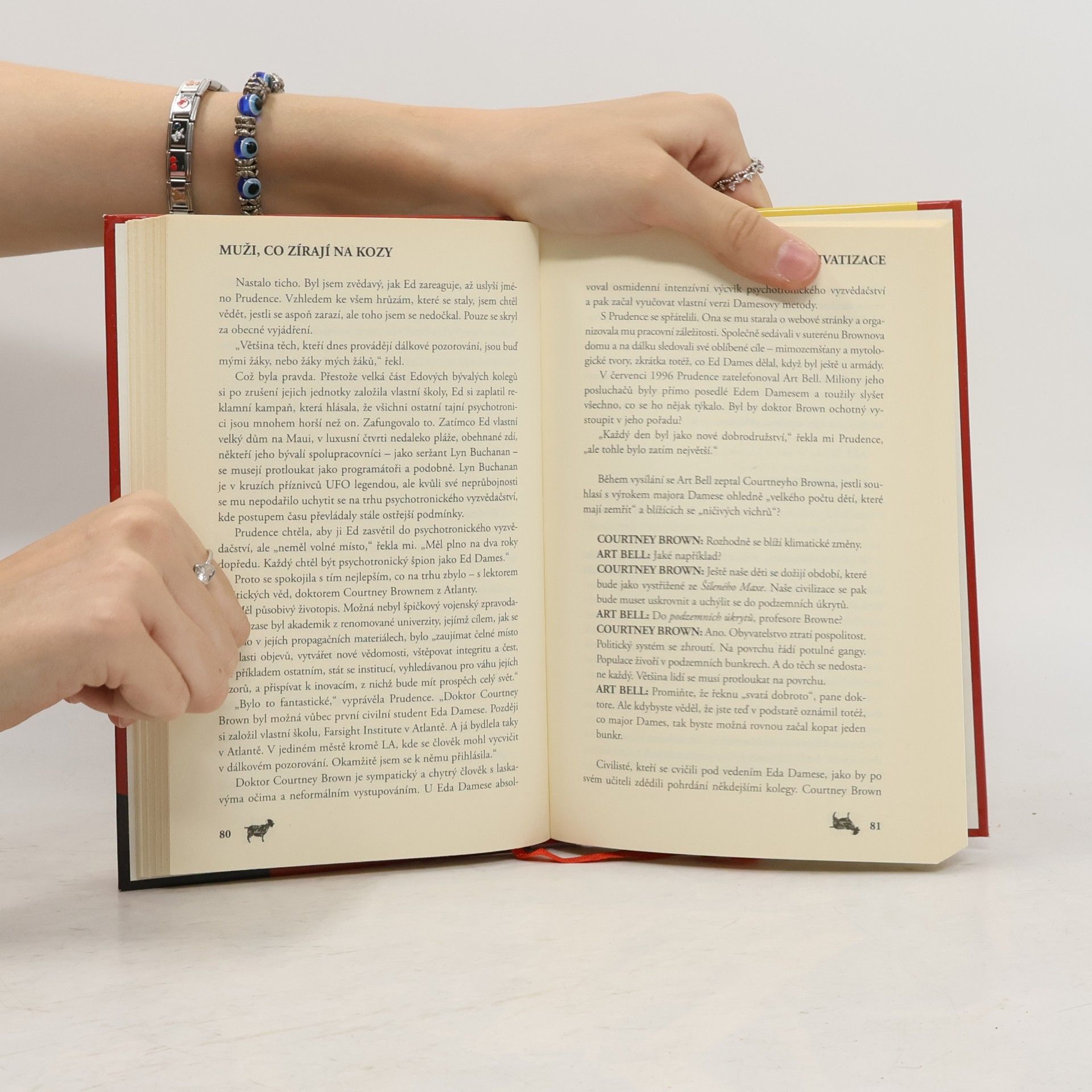 Jon Ronson Muži, co zírají na kozy