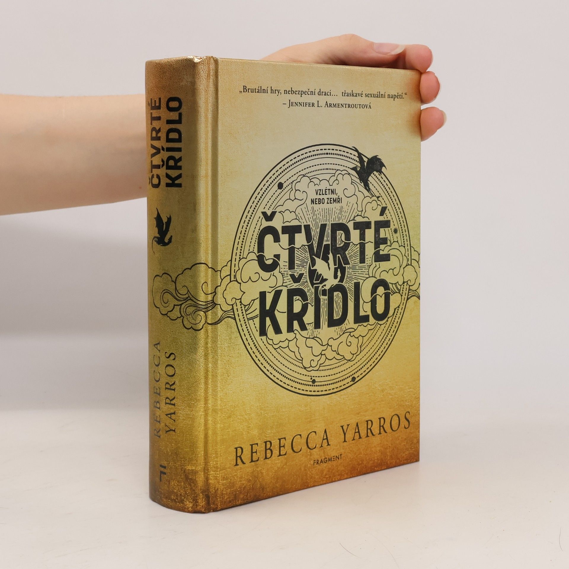 Rebecca Yarros Čtvrté křídlo
