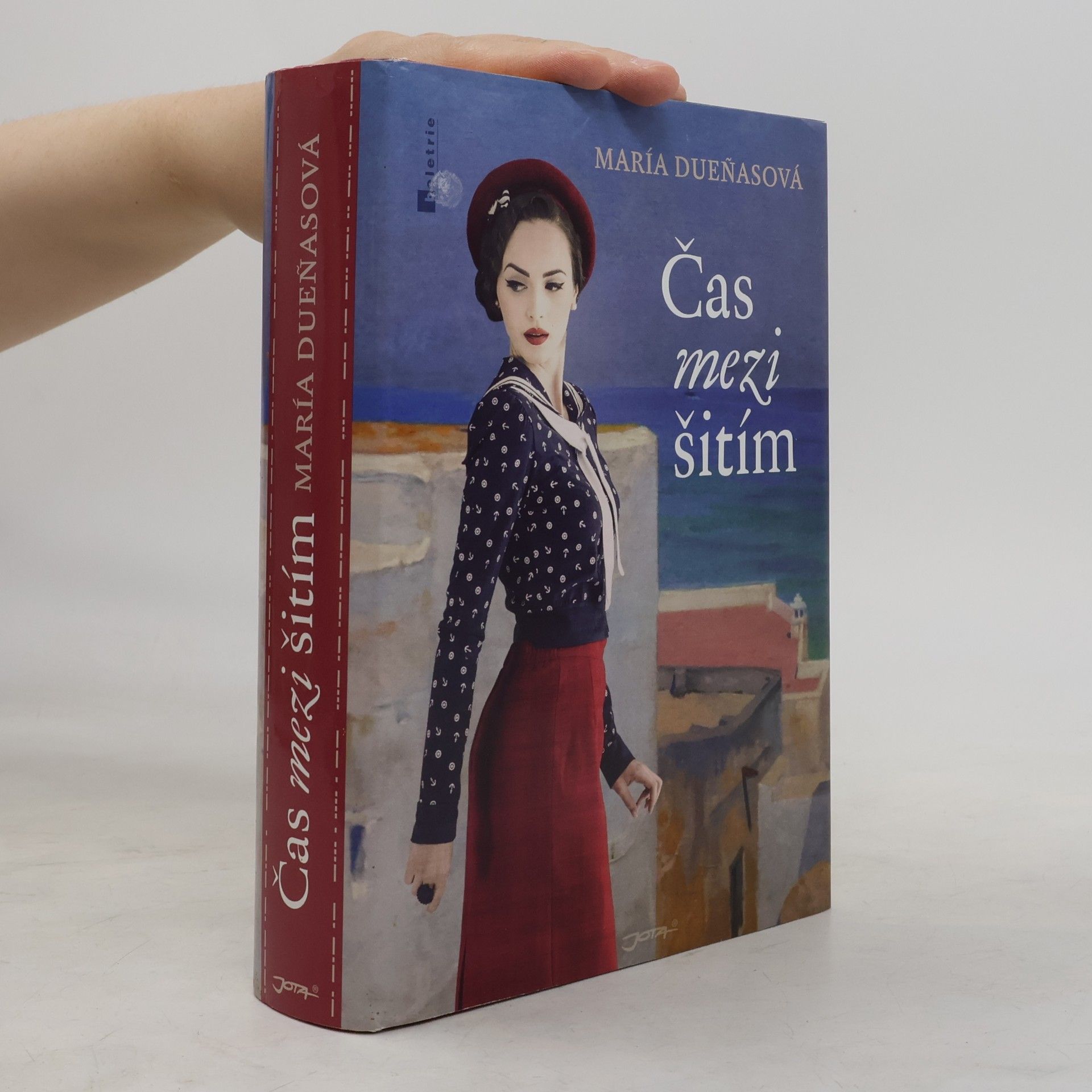 María Dueñas Čas mezi šitím