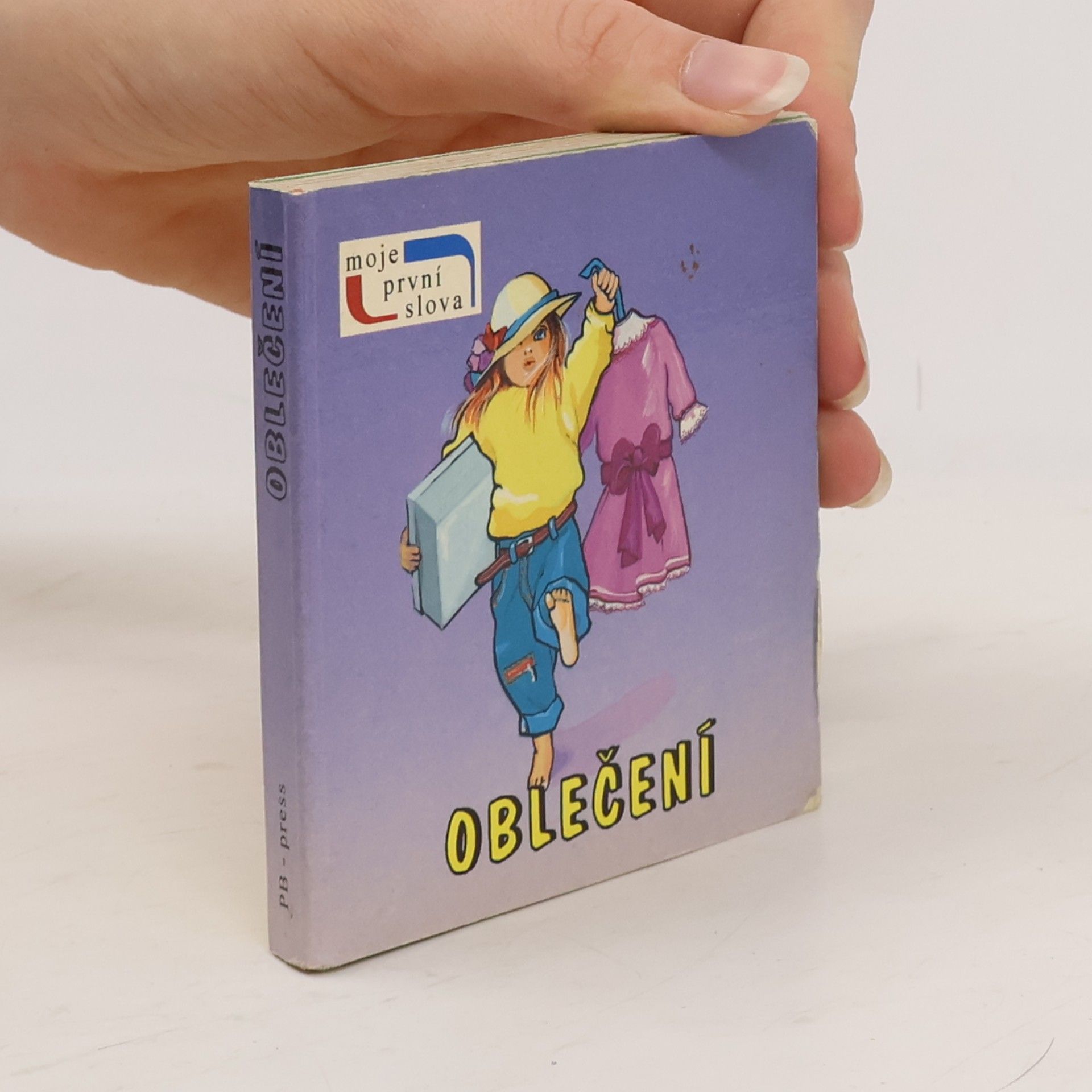 Anna Stefaniak Moje první slova. Oblečení