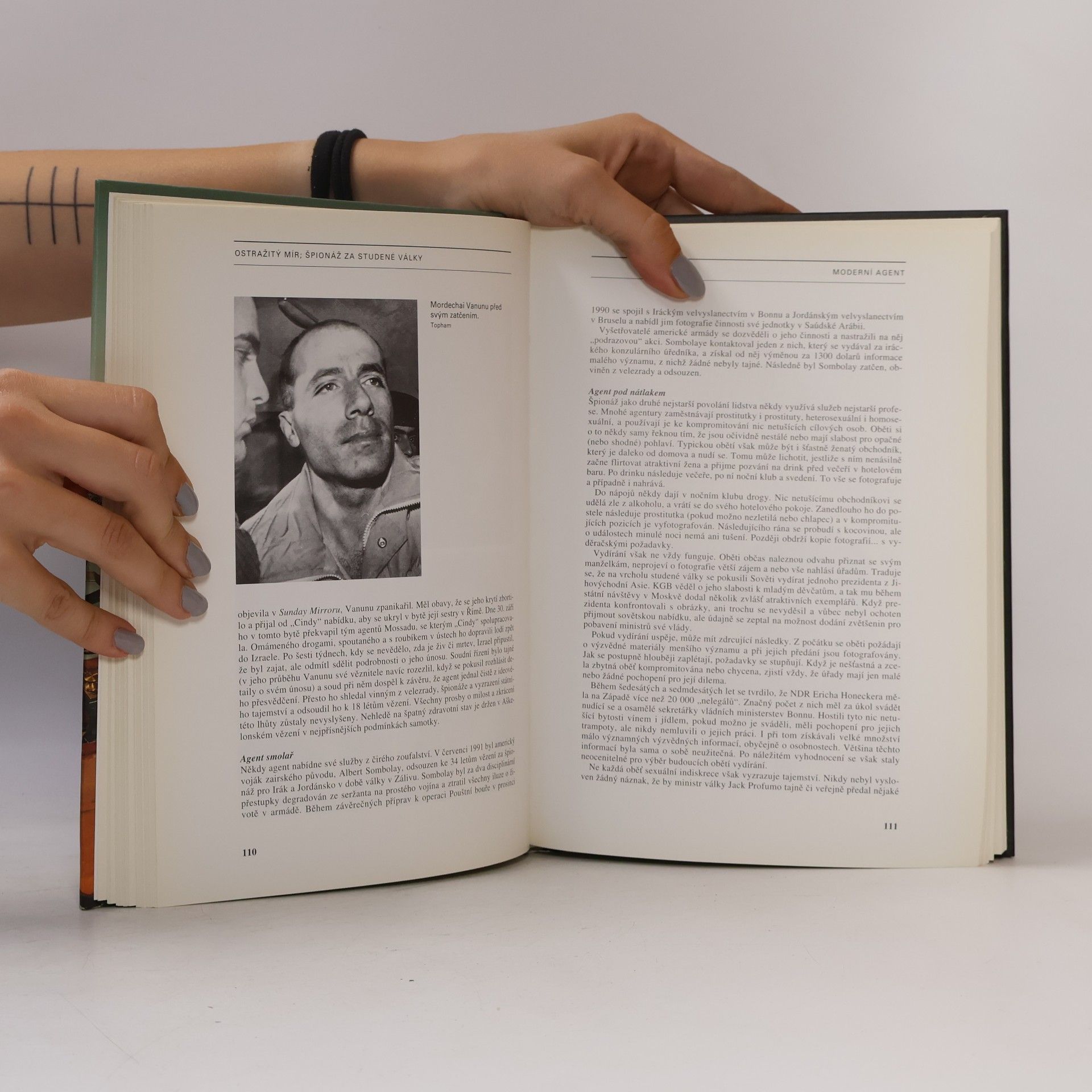 Mark Lloyd Guinnessova kniha špionáže