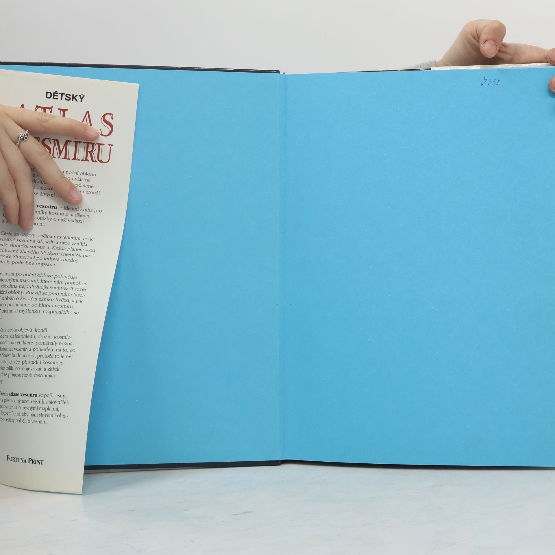 Robin Kerrod Dětský atlas vesmíru