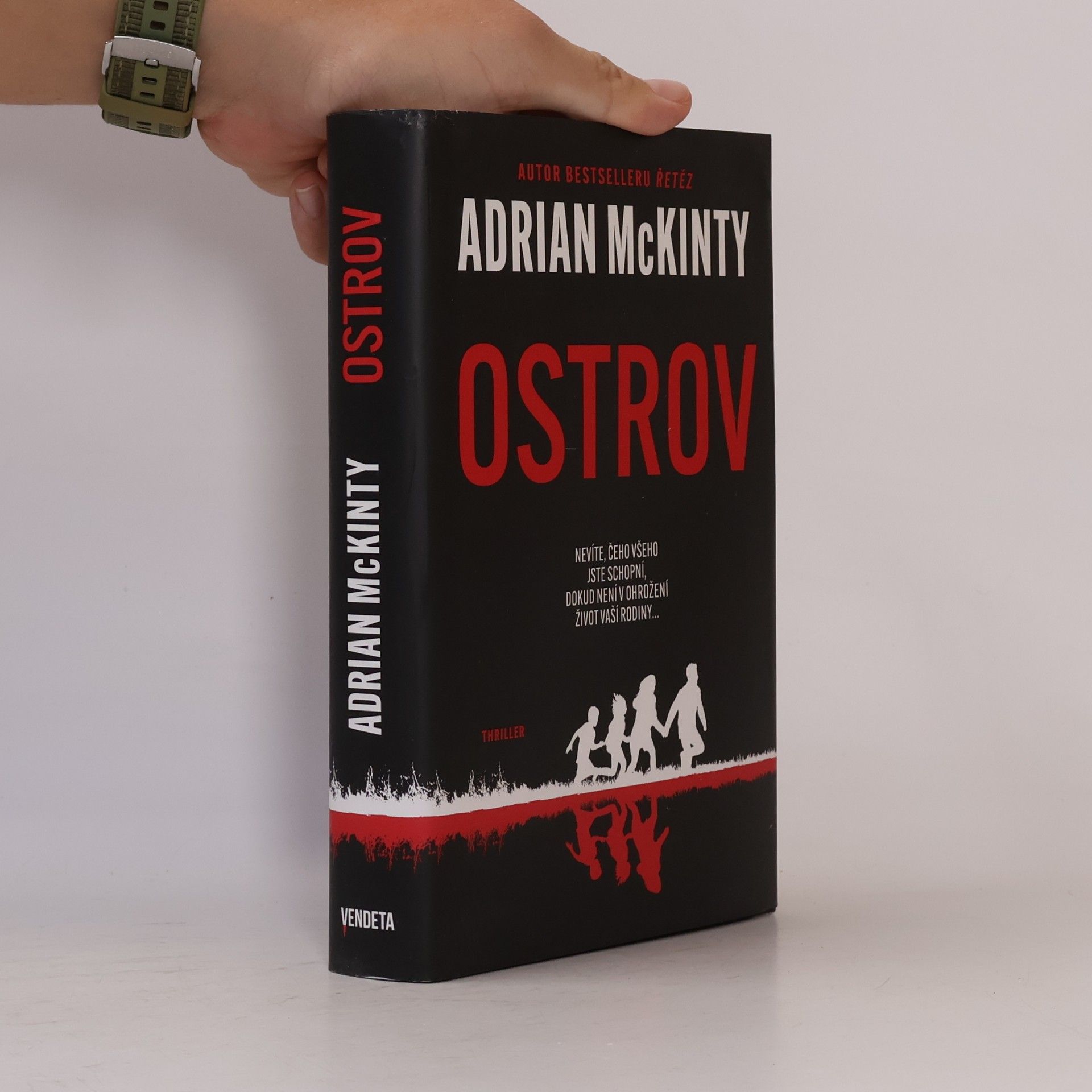 Adrian McKinty Ostrov