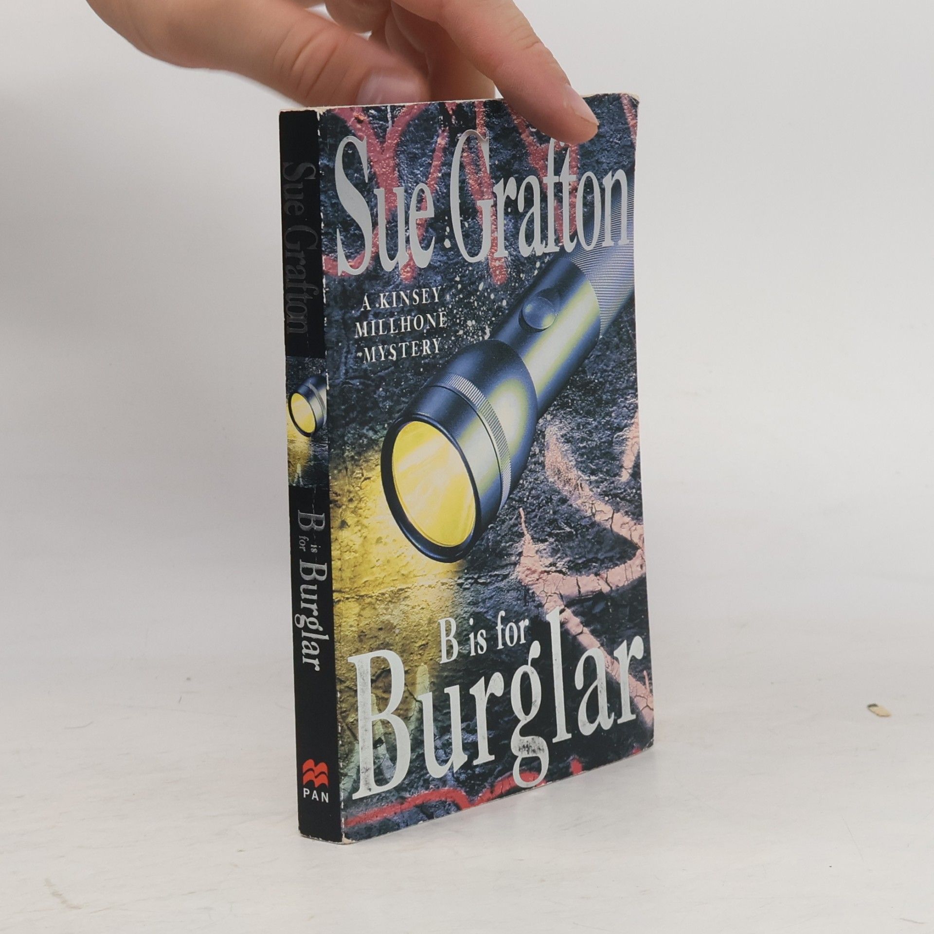 Sue Grafton B is for burglar