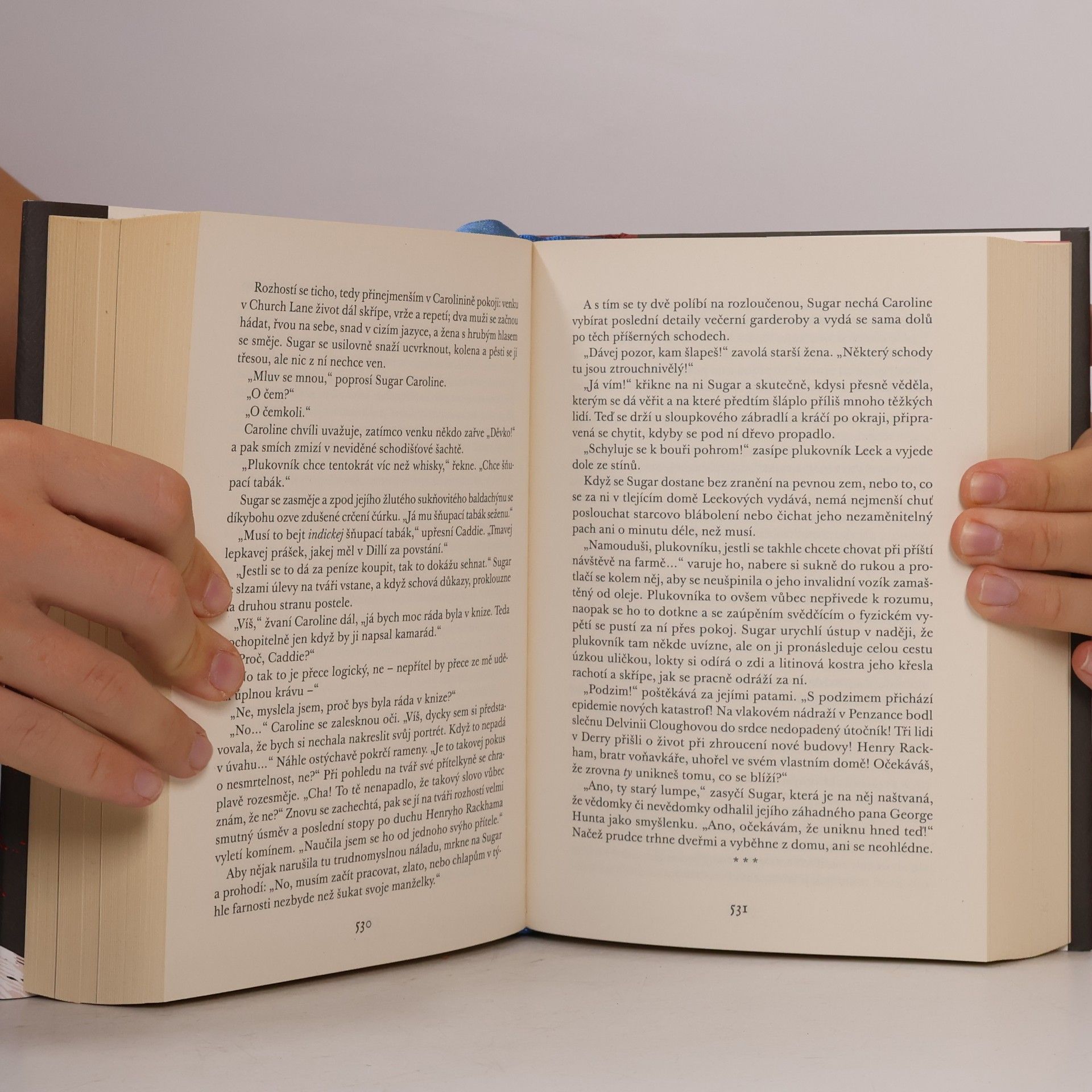 Michel Faber Kvítek karmínový a bílý