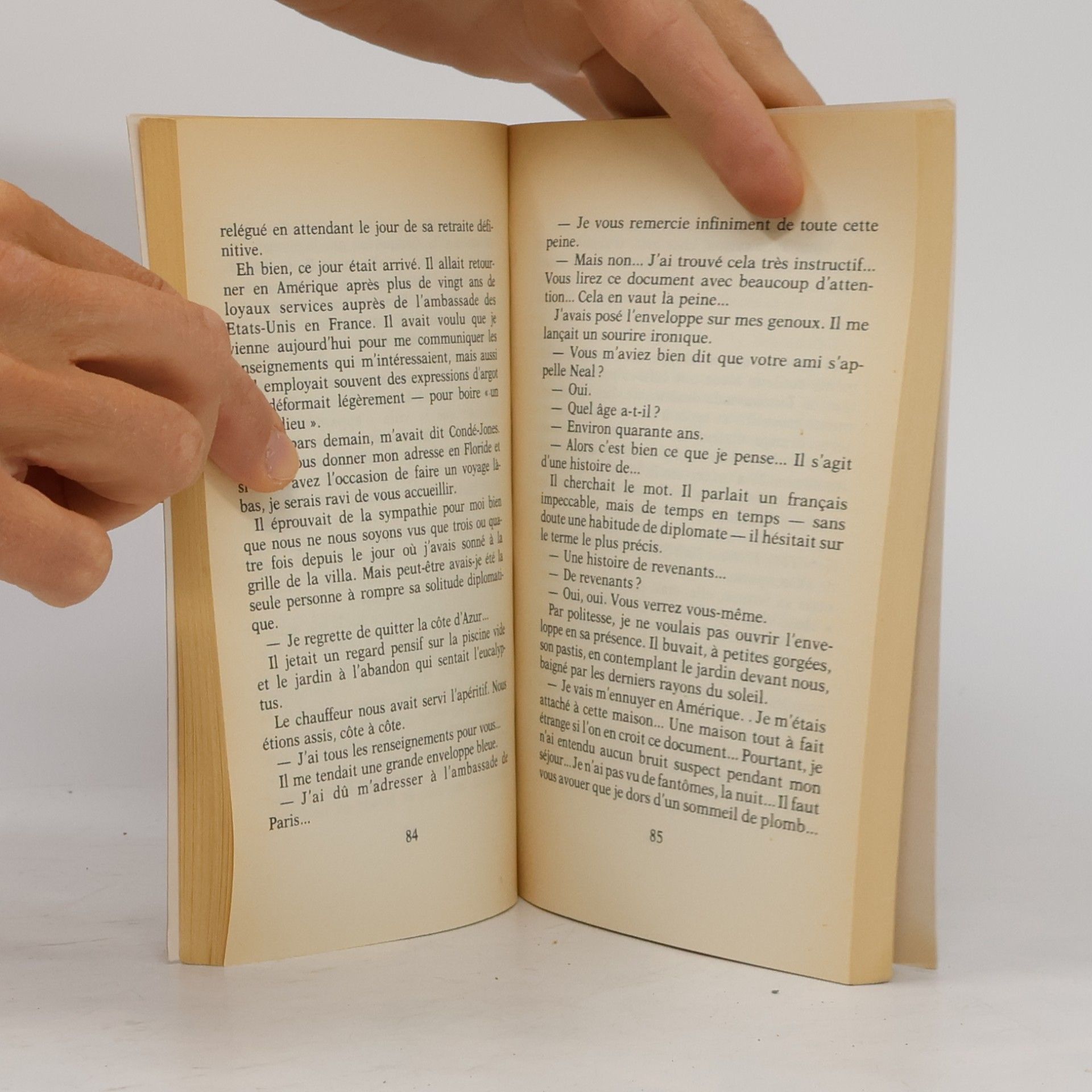 Patrick Modiano Dimanches d'août