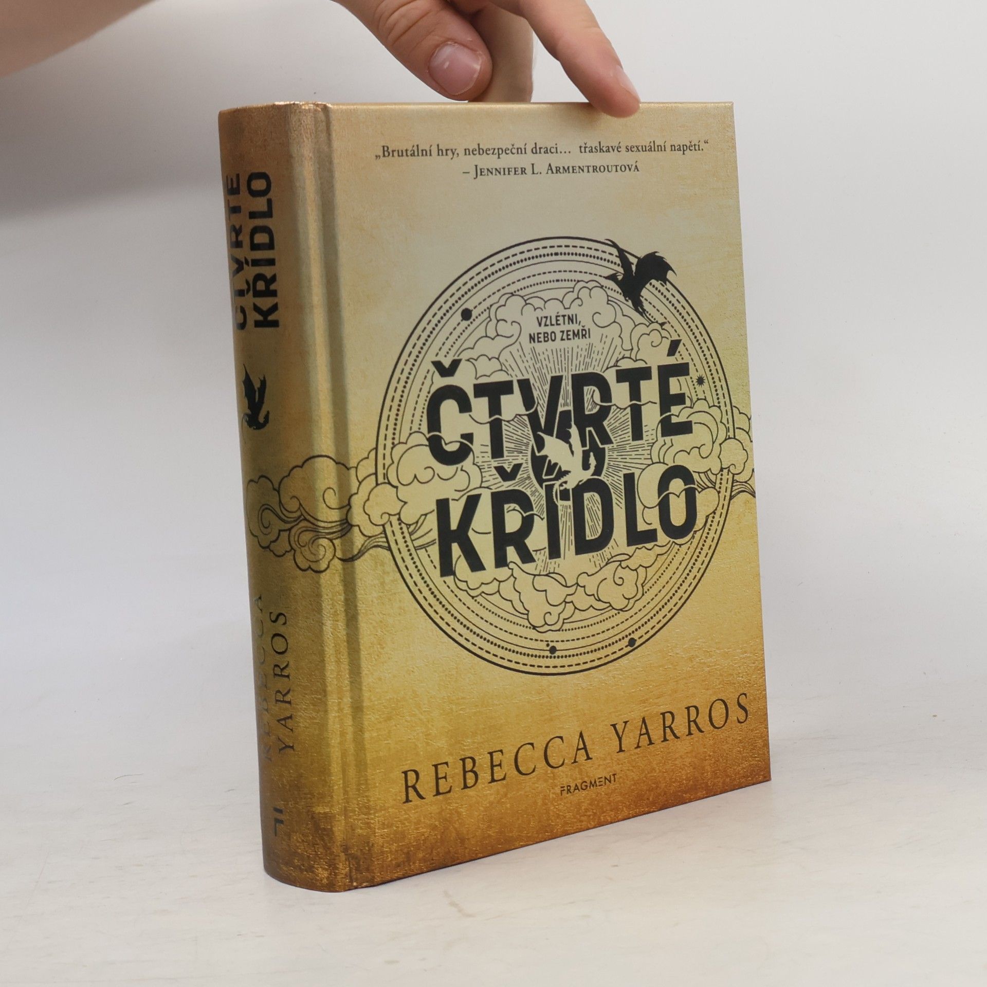 Rebecca Yarros Čtvrté křídlo