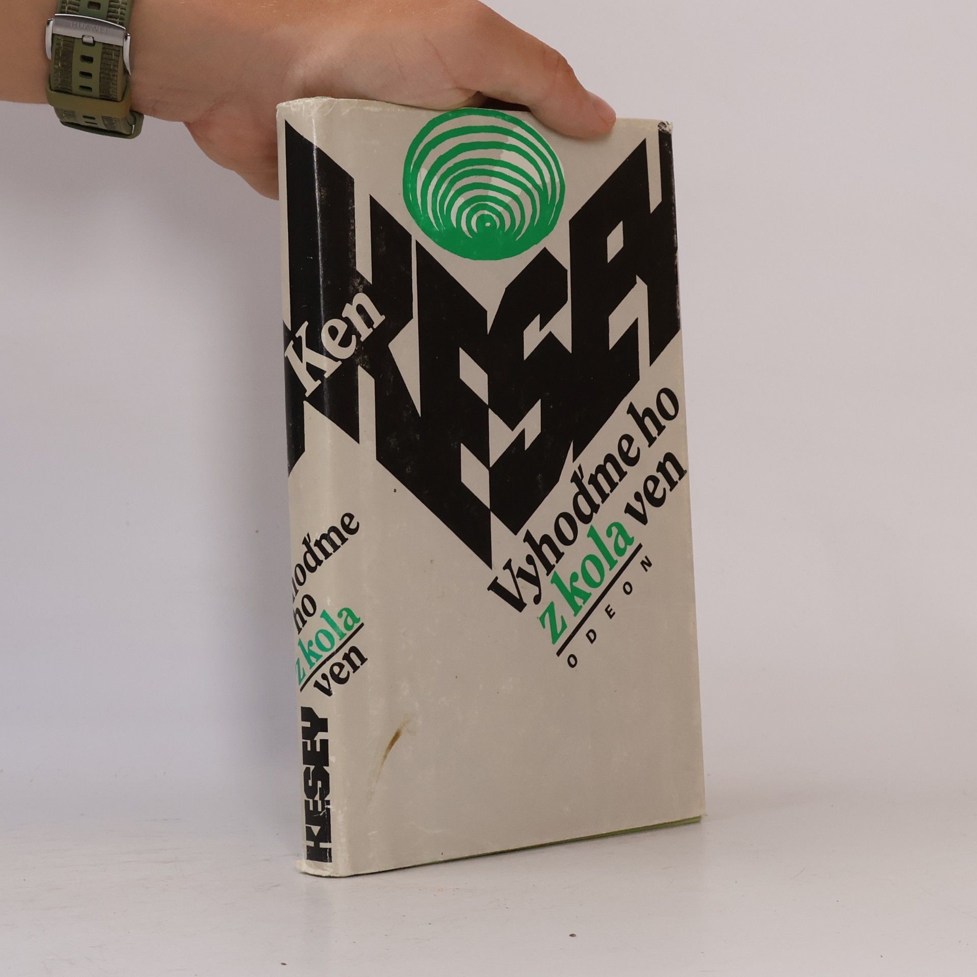 Ken Kesey Vyhoďme ho z kola ven