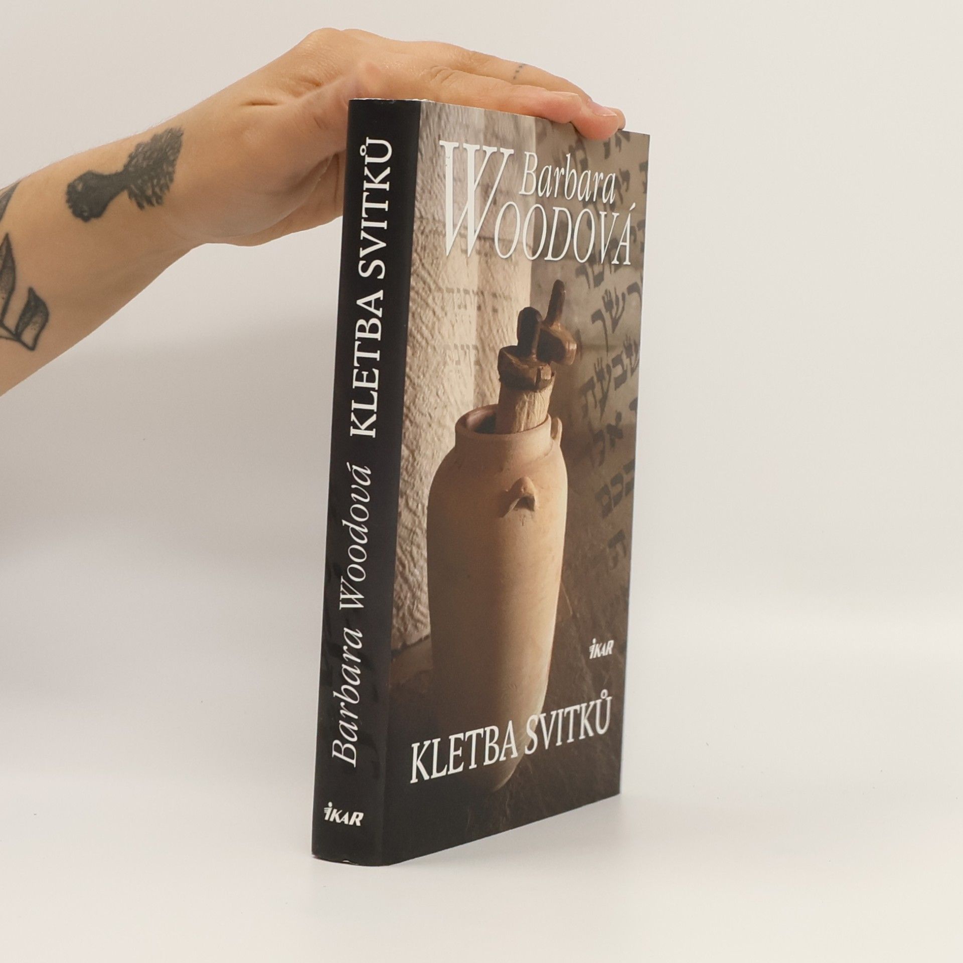 Barbara Wood Kletba svitků
