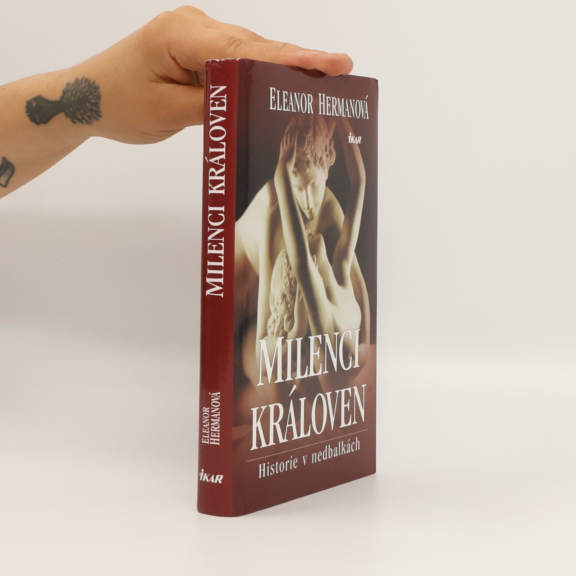 Eleanor Herman Milenci královen