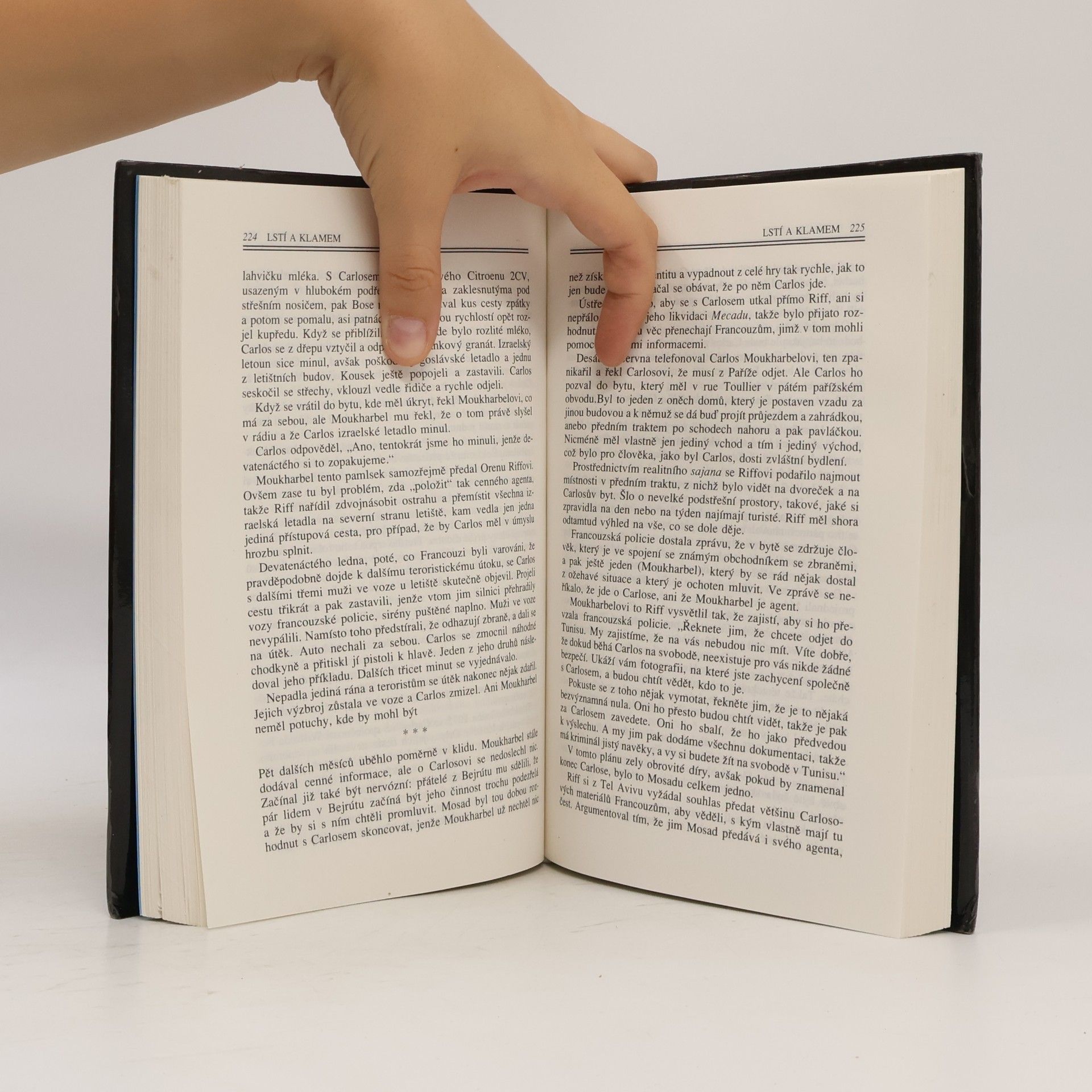 Claire Hoy Lstí a klamem: Znepokojivý pohled do nitra Mosadu