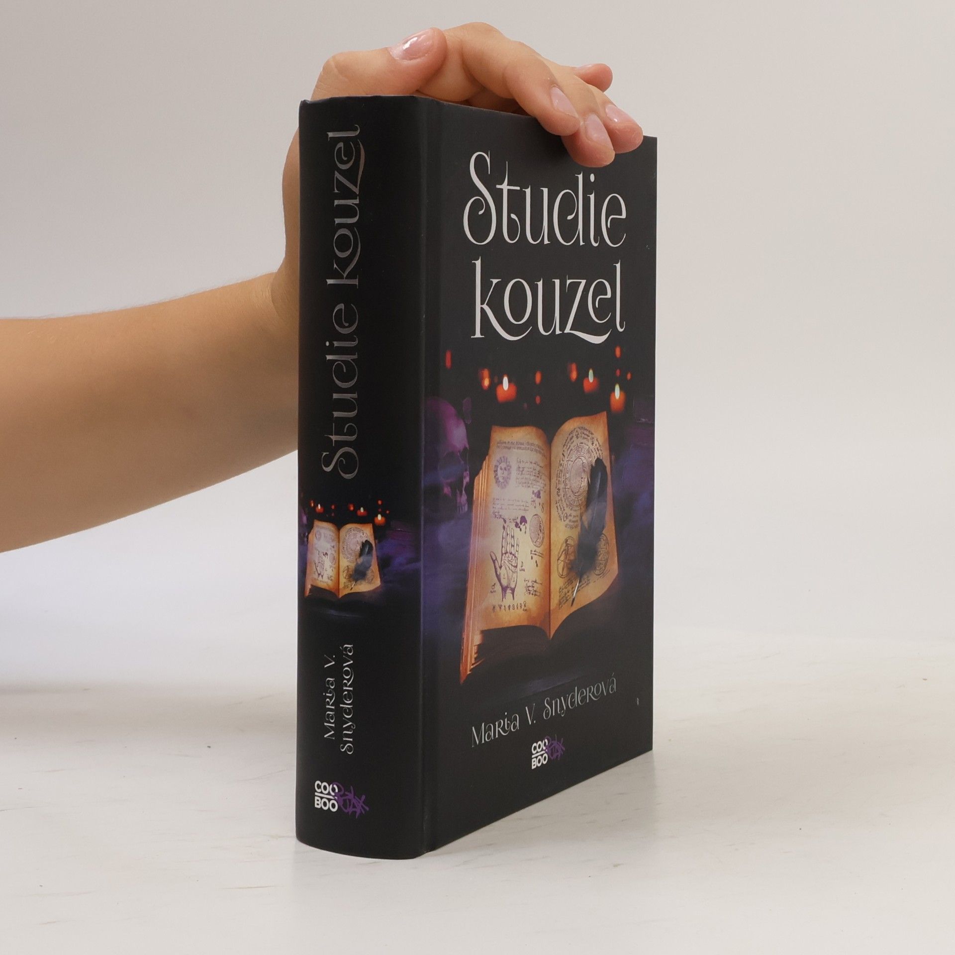 Maria V. Snyder Studie kouzel