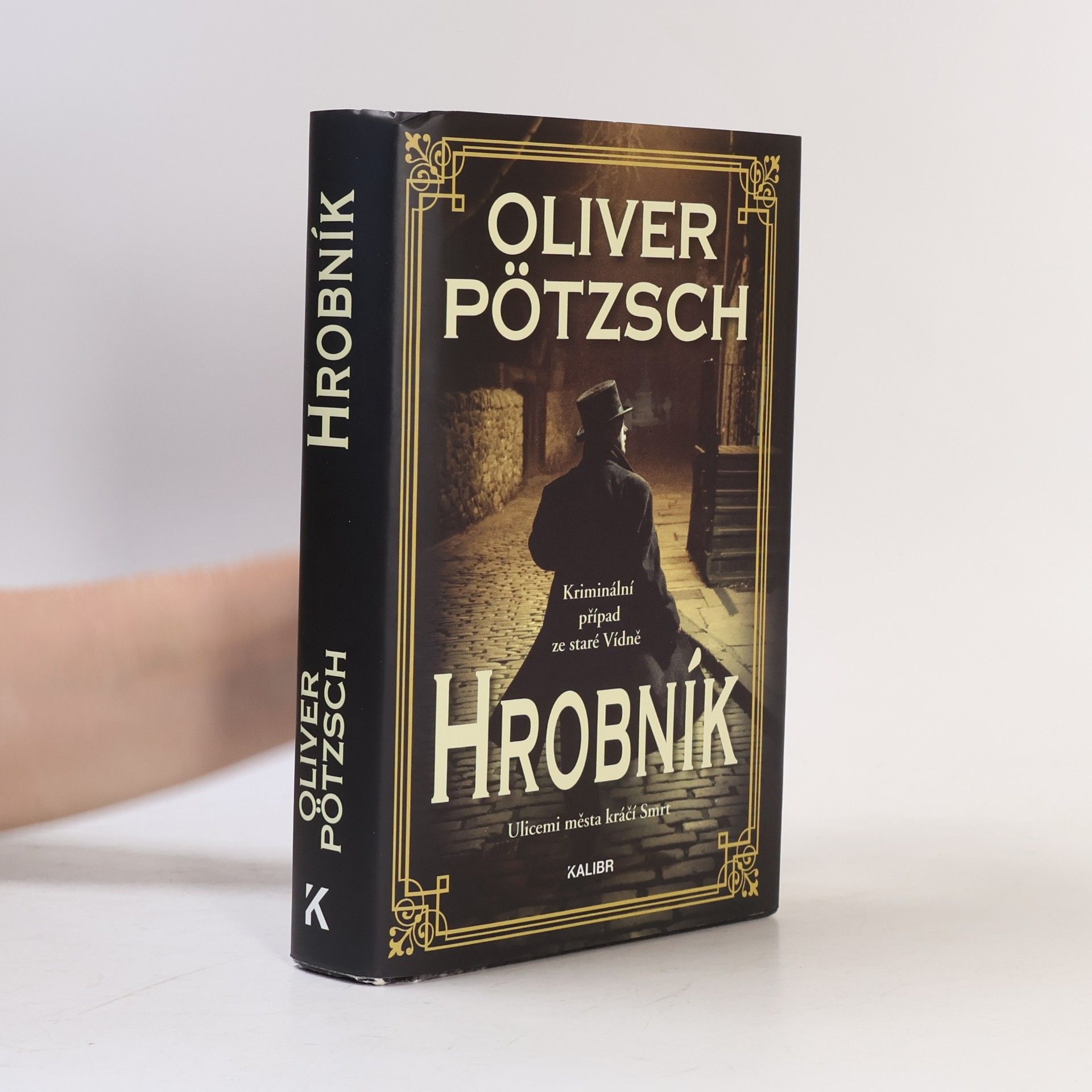 Oliver Pötzsch Hrobník