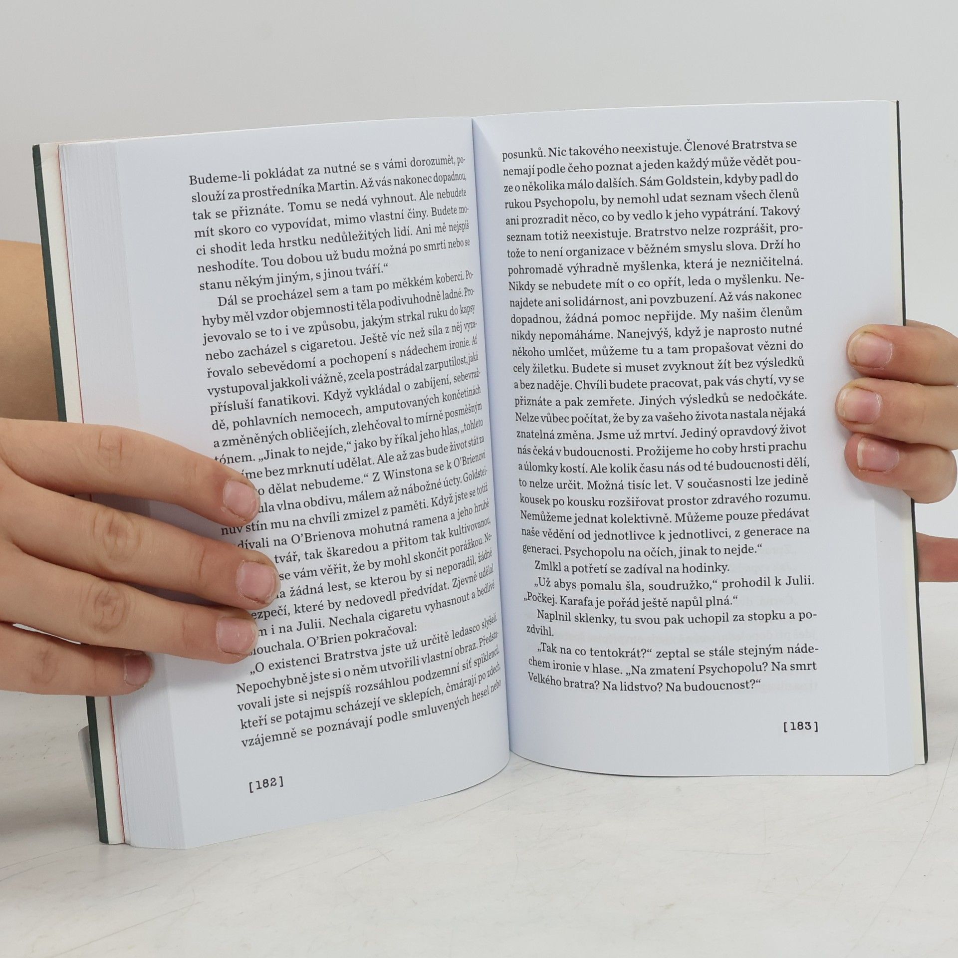 George Orwell Devatenáct set osmdesát čtyři