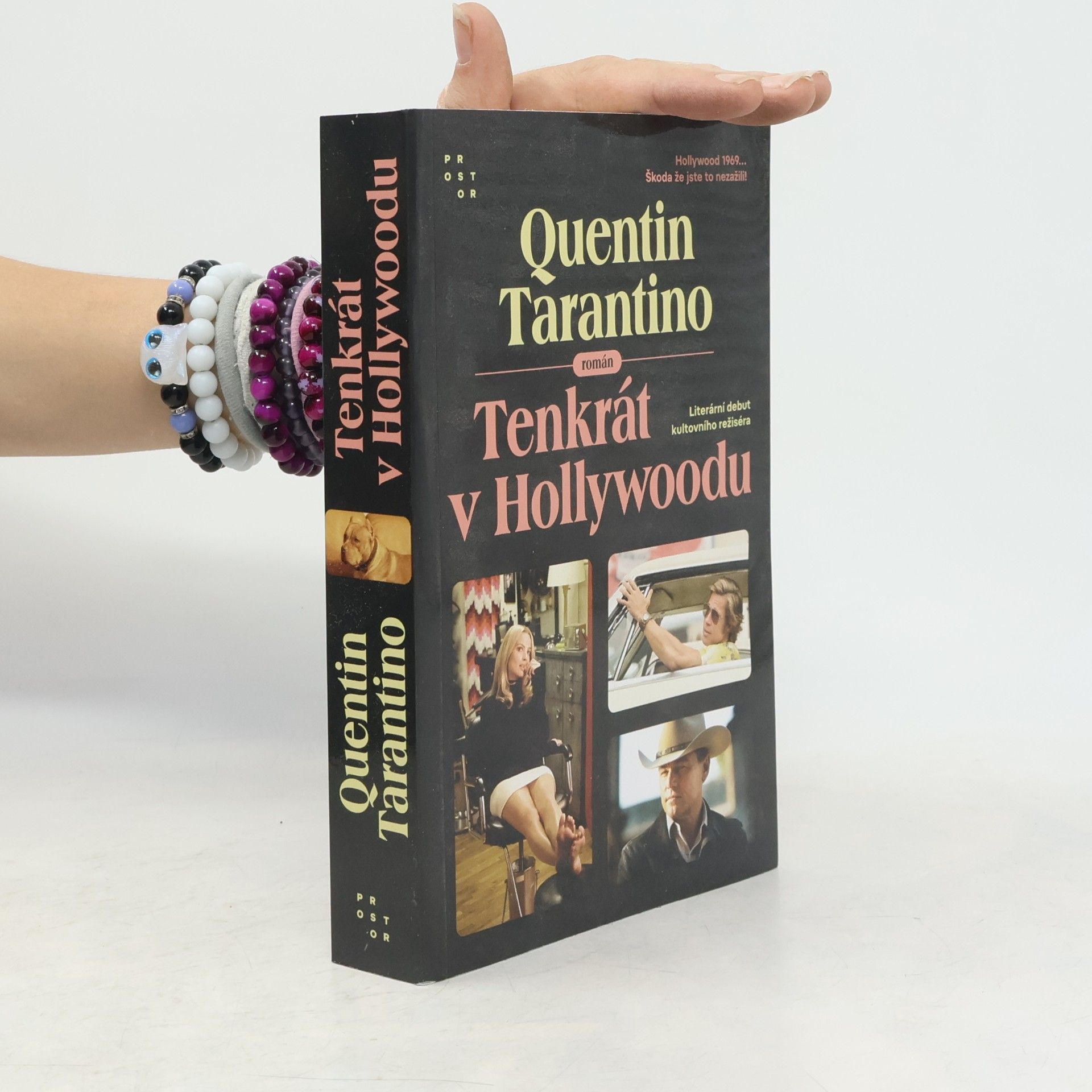 Quentin Tarantino Tenkrát v Hollywoodu : román