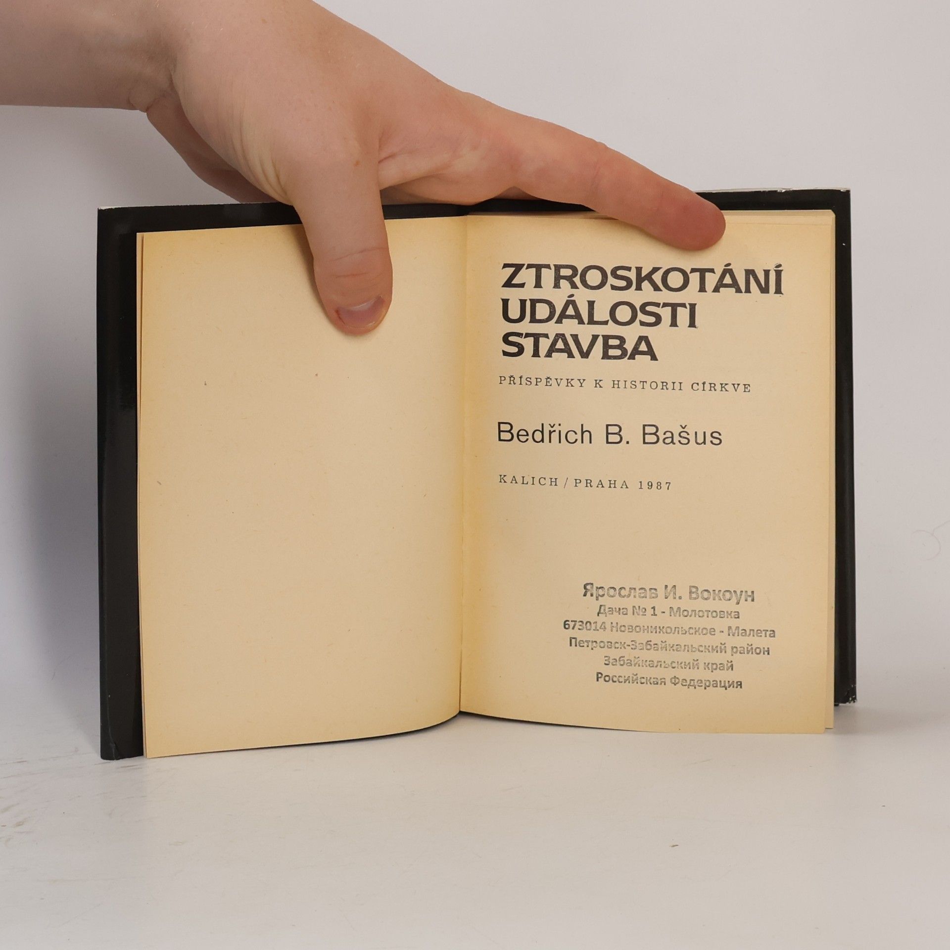 Bedřich B. Bašus Ztroskotání. Události. Stavba