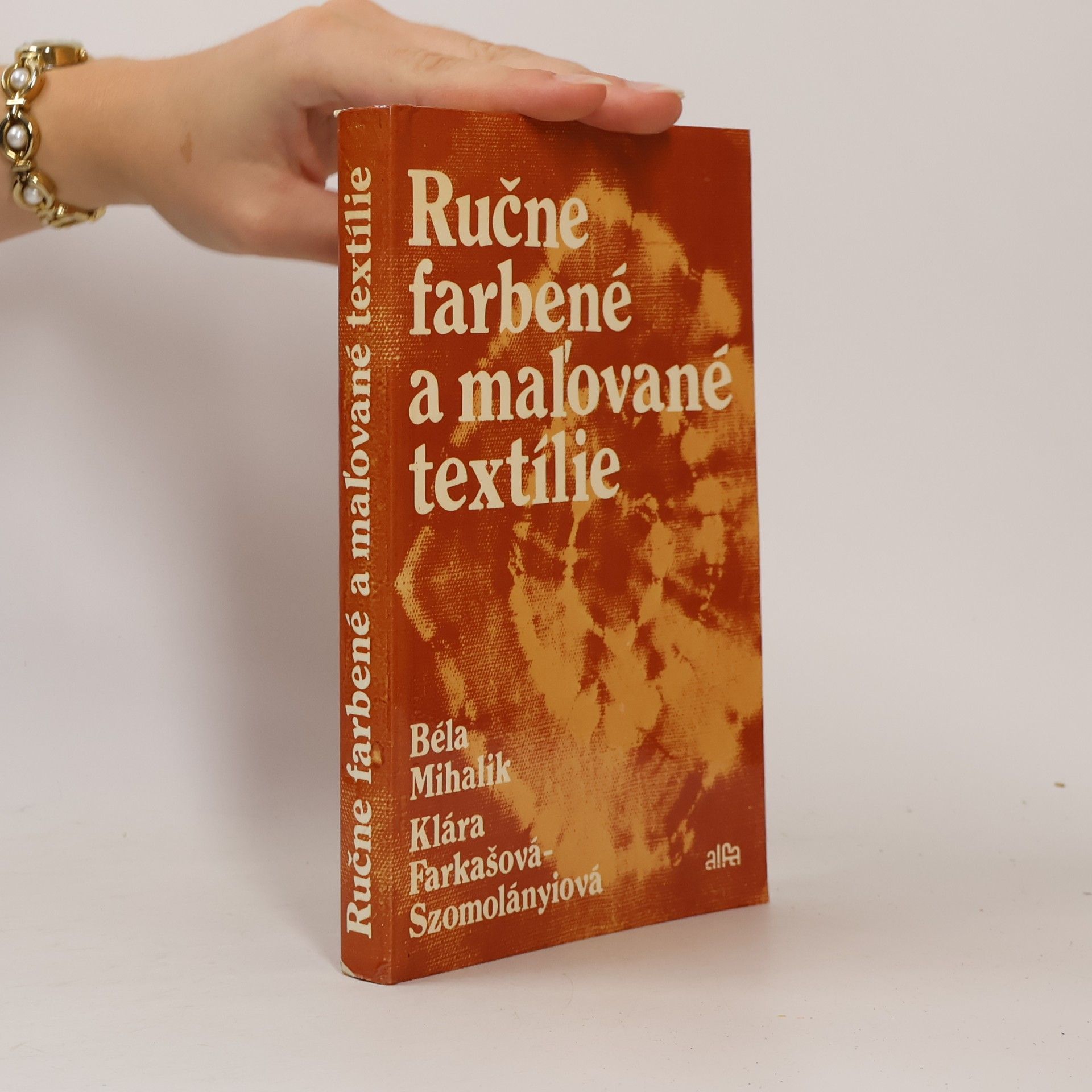 Ružena Halásová Ručne farbené a maľované textílie