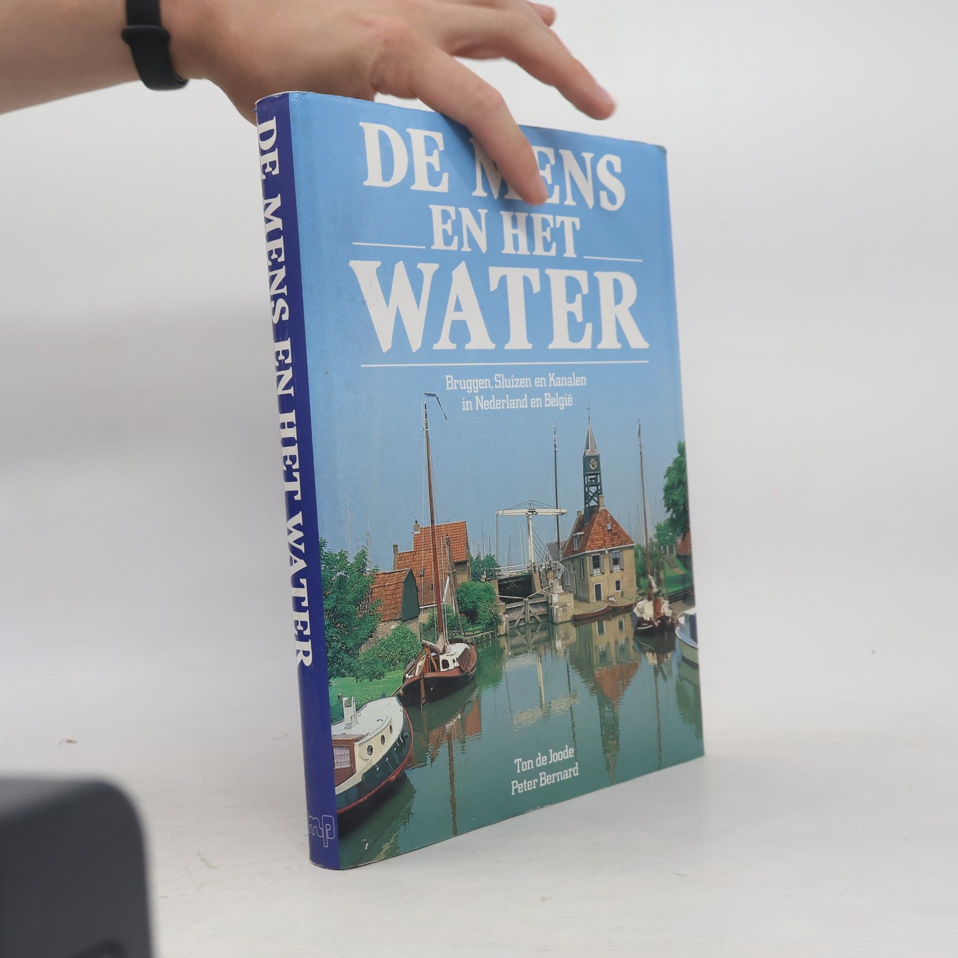 Peter Bernard De mens en het water