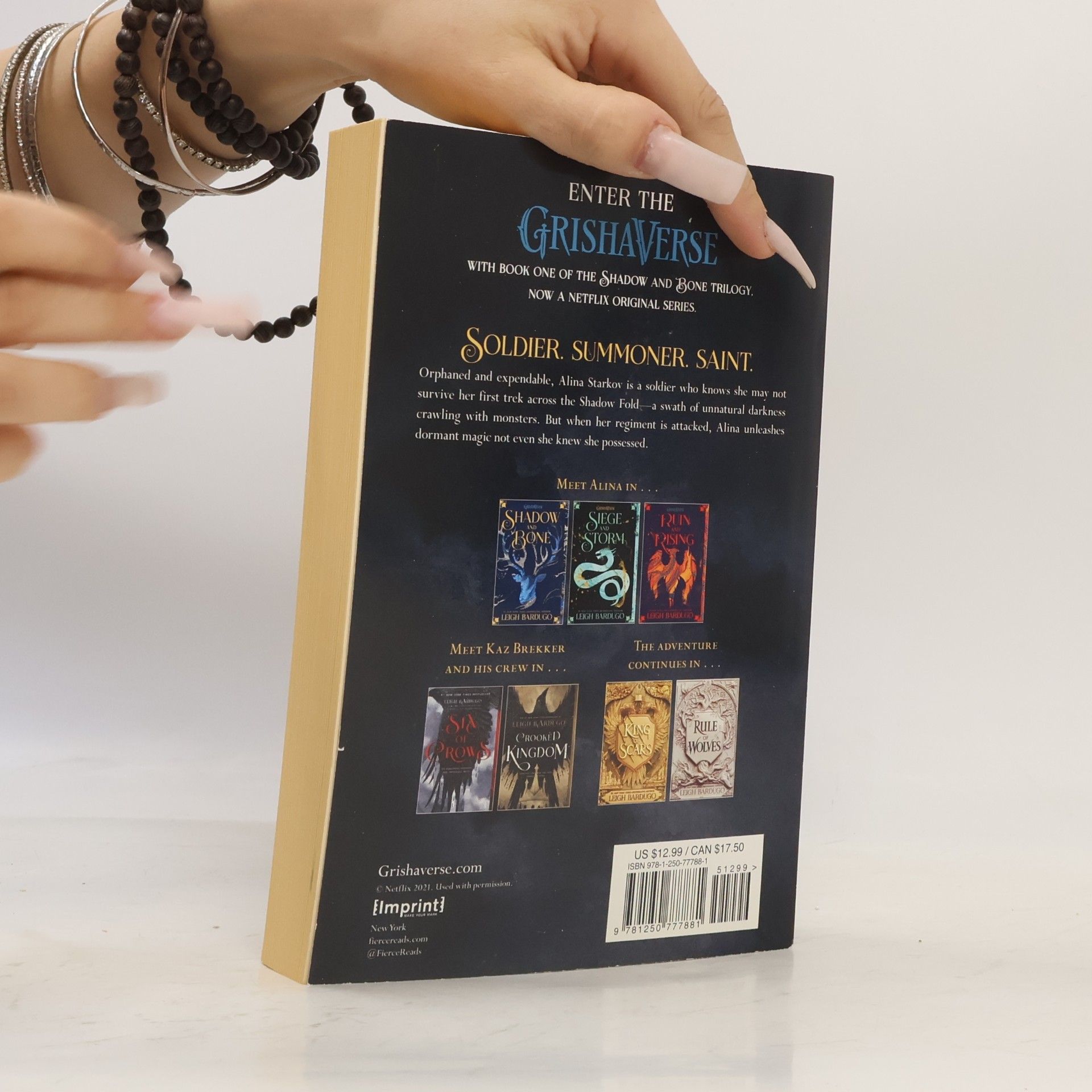 Leigh Bardugo Shadow and Bone