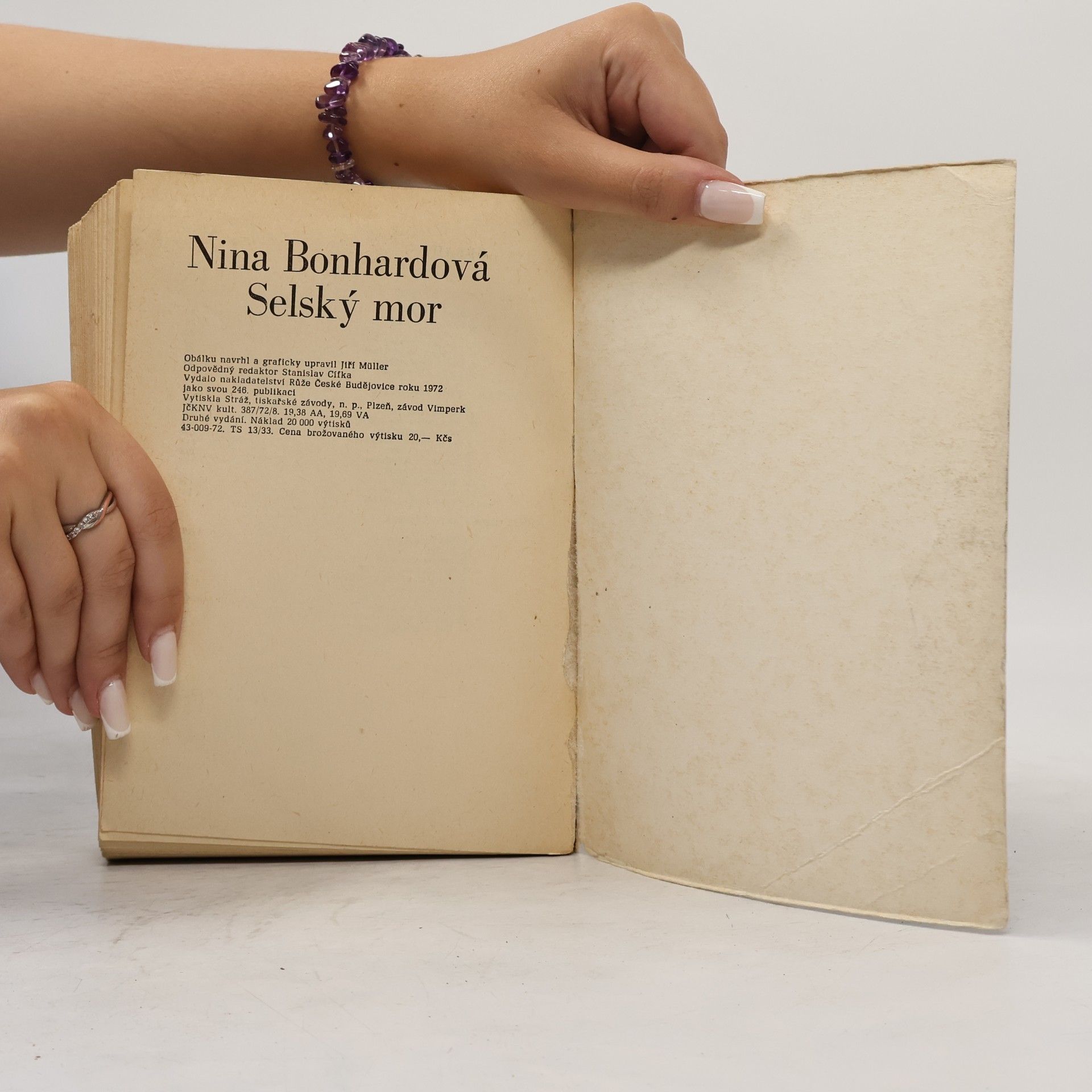 Nina Bonhardová Selský mor