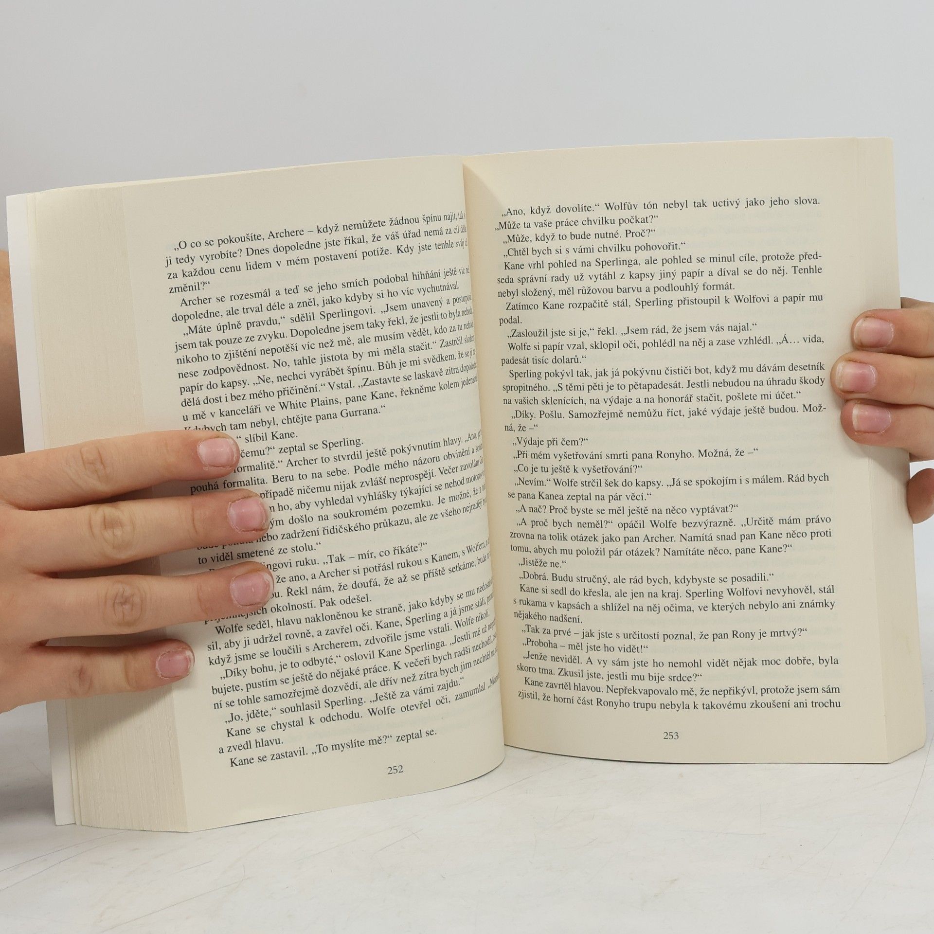 Rex Stout Rex Stout omnibus: Úsměv sluší zločincům. Dvojí přiznání. V nejlepších rodinách