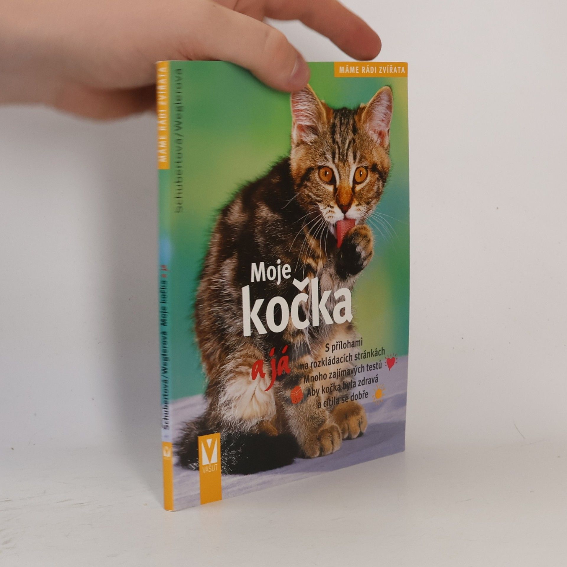 Astrid Schubert Moje kočka a já : [s přílohami na rozkládacích stránkách]