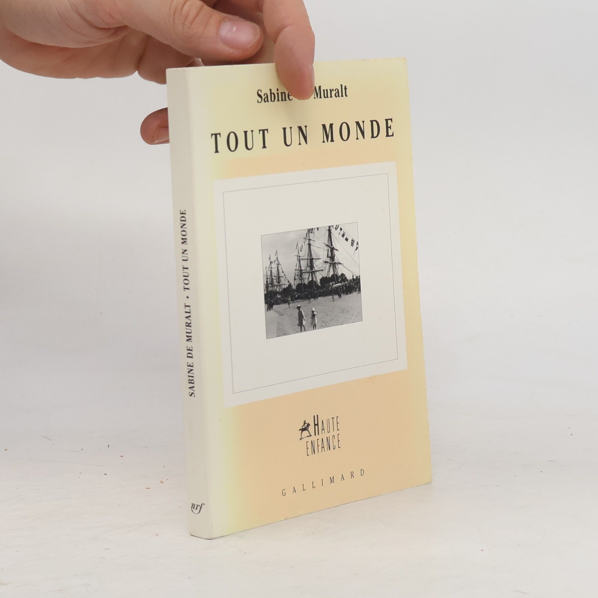 Sabine de Muralt Haute Enfance: Tout un monde