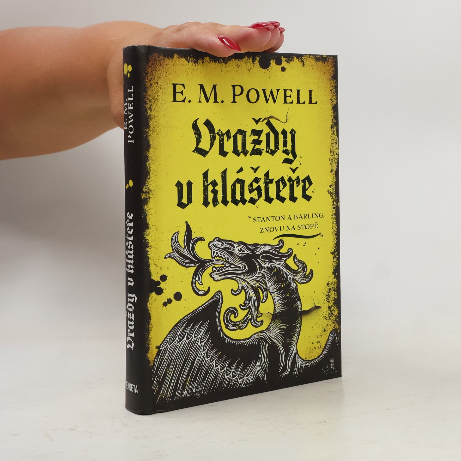 Max Powell Vraždy v klášteře