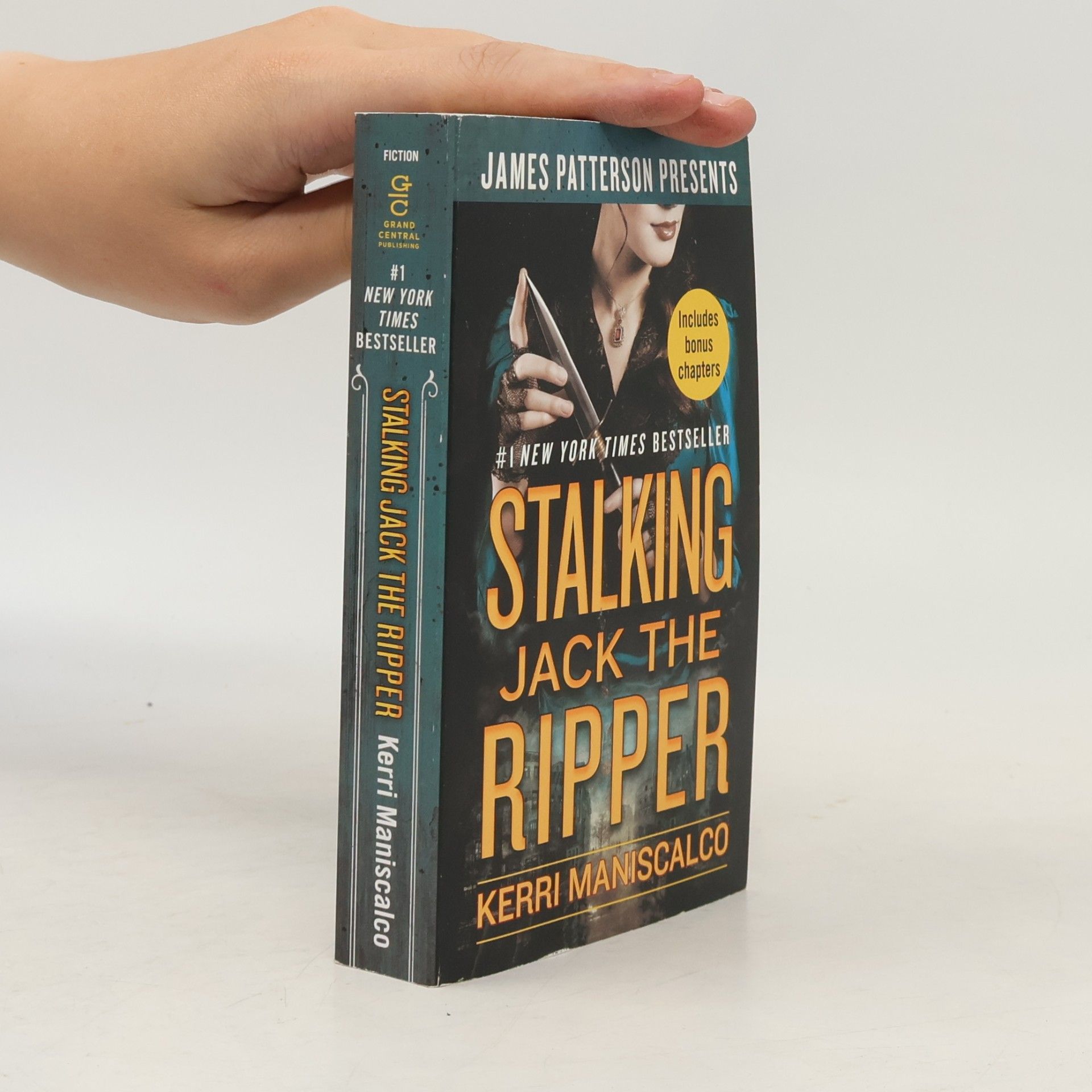 Kerri Maniscalco Stalking Jack the Ripper
