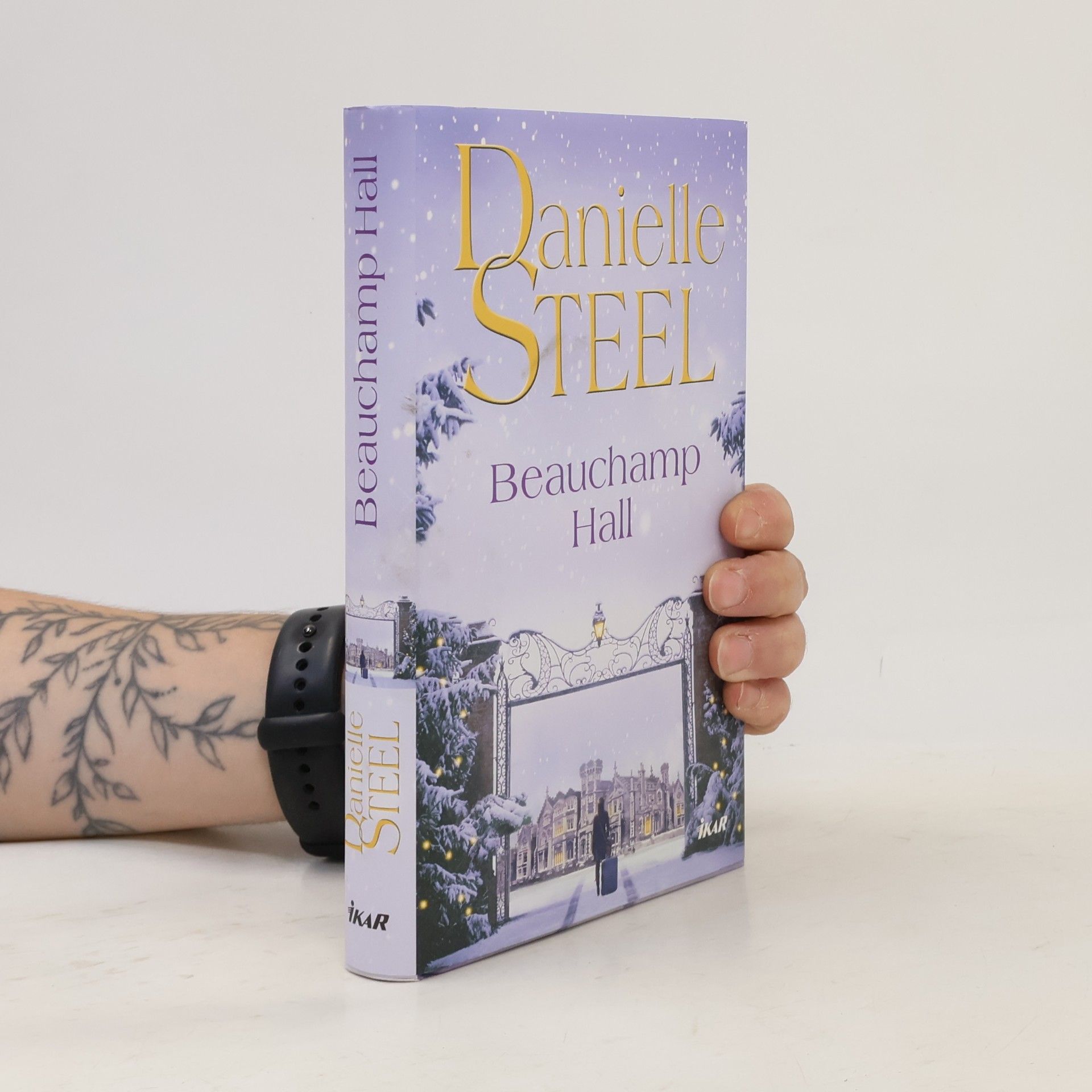 Danielle Steel Beauchamp Hall