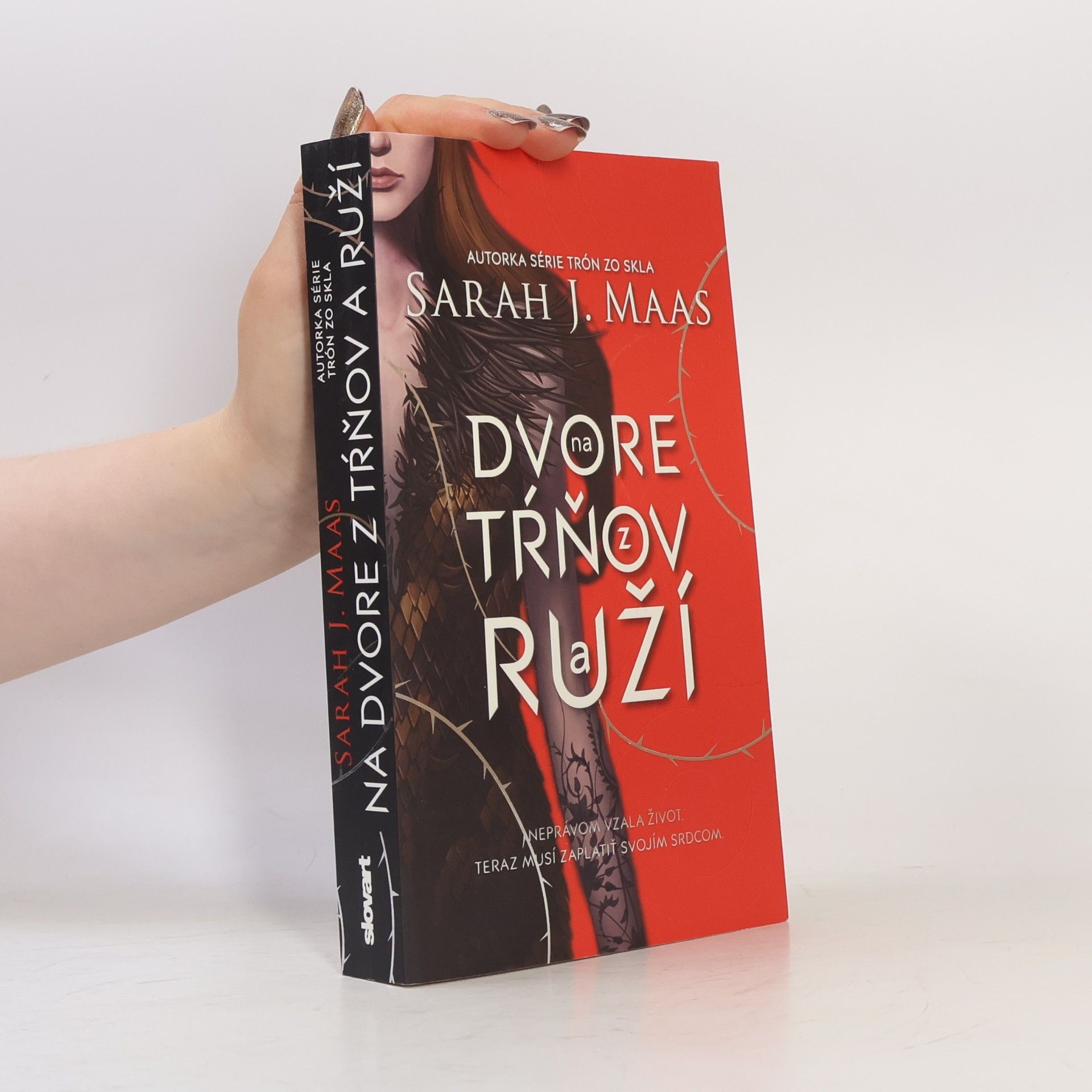 Sarah J. Maas Na dvore z tŕňov a ruží