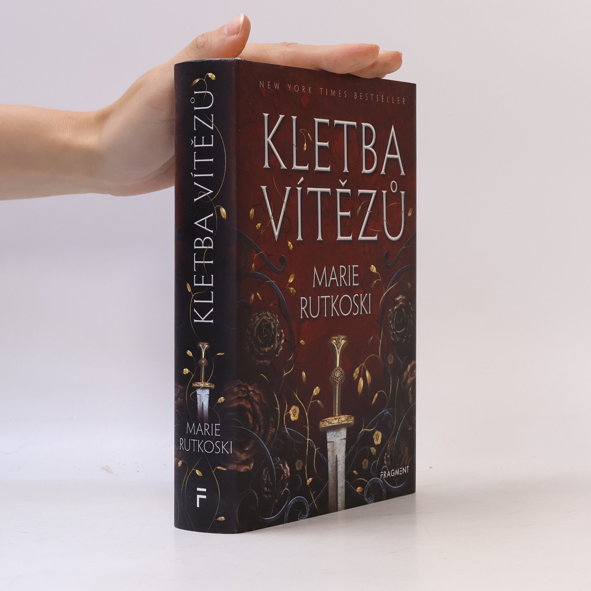 Marie Rutkoski Kletba vítězů