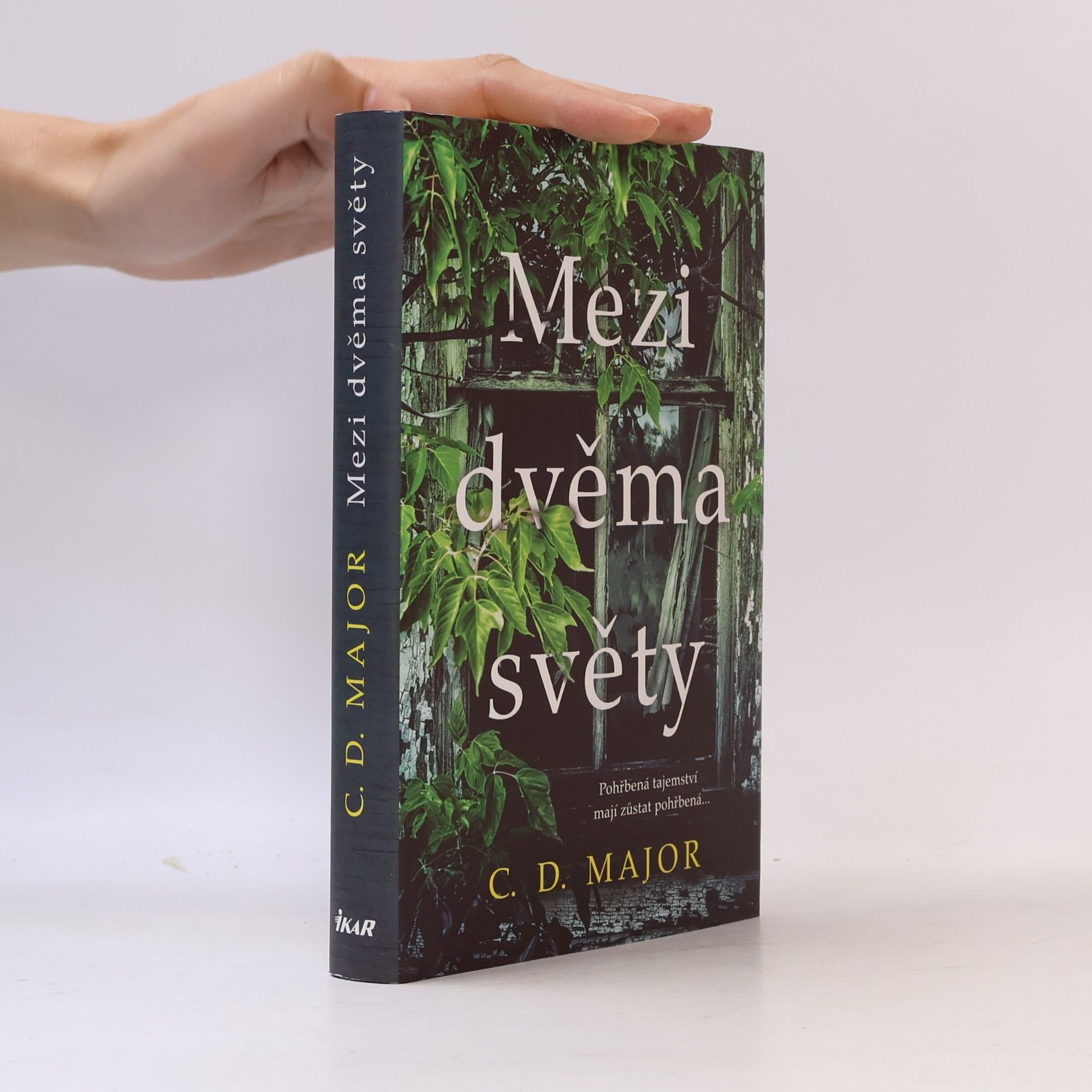 C. D. Major Mezi dvěma světy