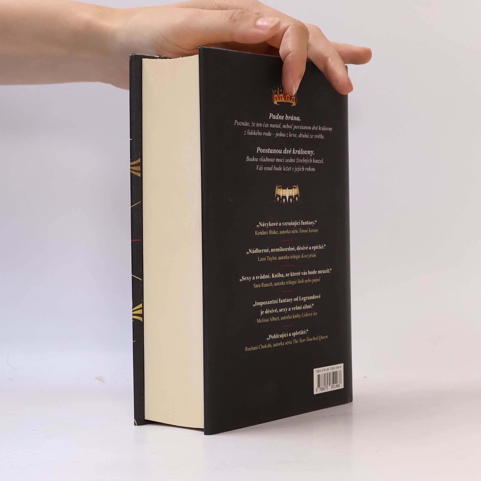 Claire Le Grand Furyborn. Trilogie Empirium - kniha první