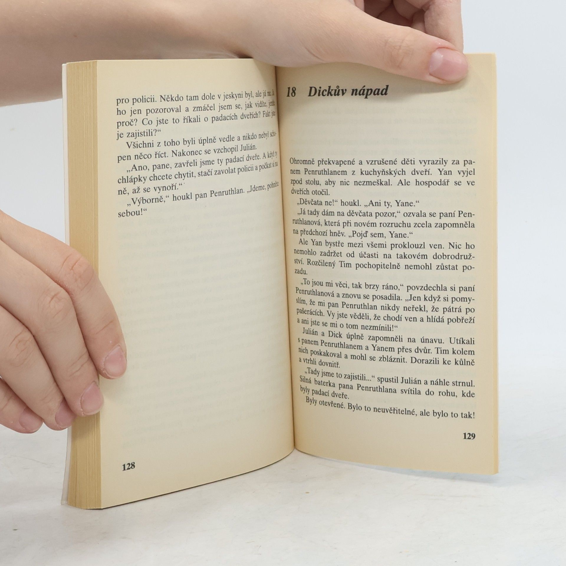 Enid Blyton Správná pětka. Pětka u moře