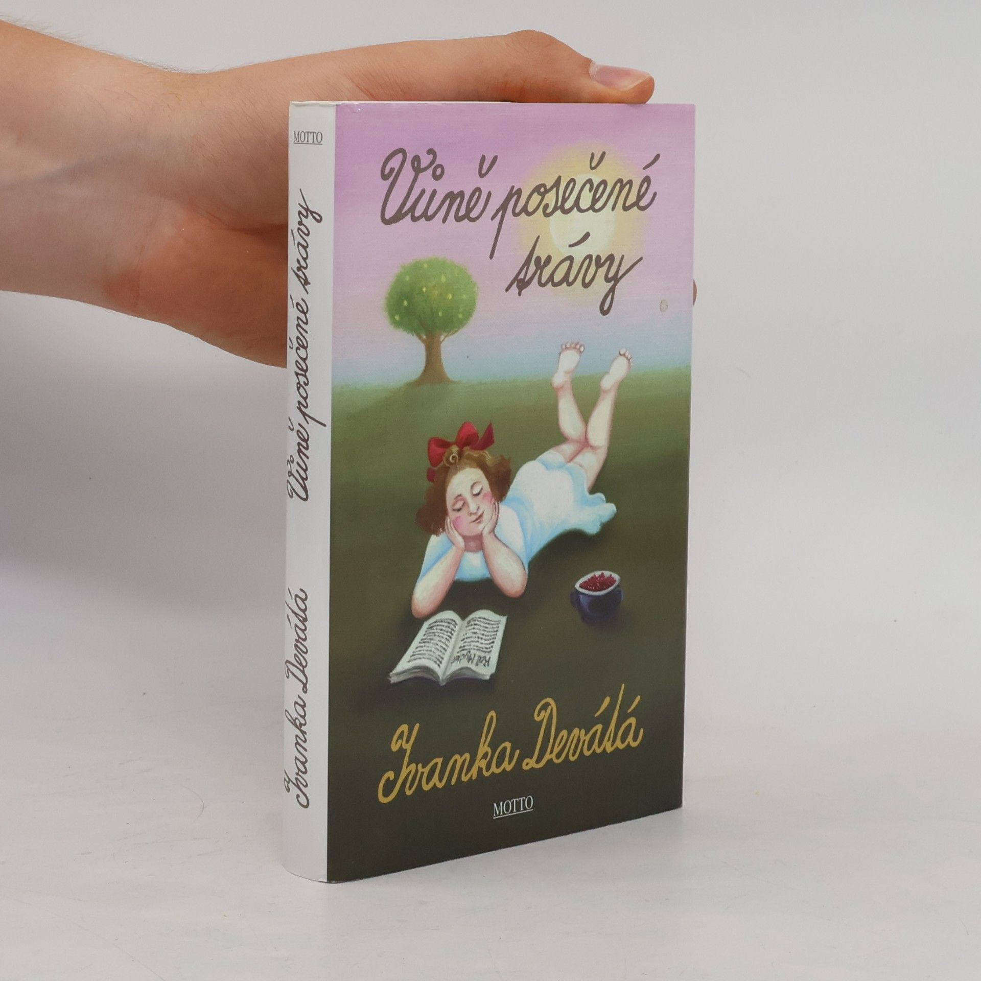 Ivanka Devátá Vůně posečené trávy