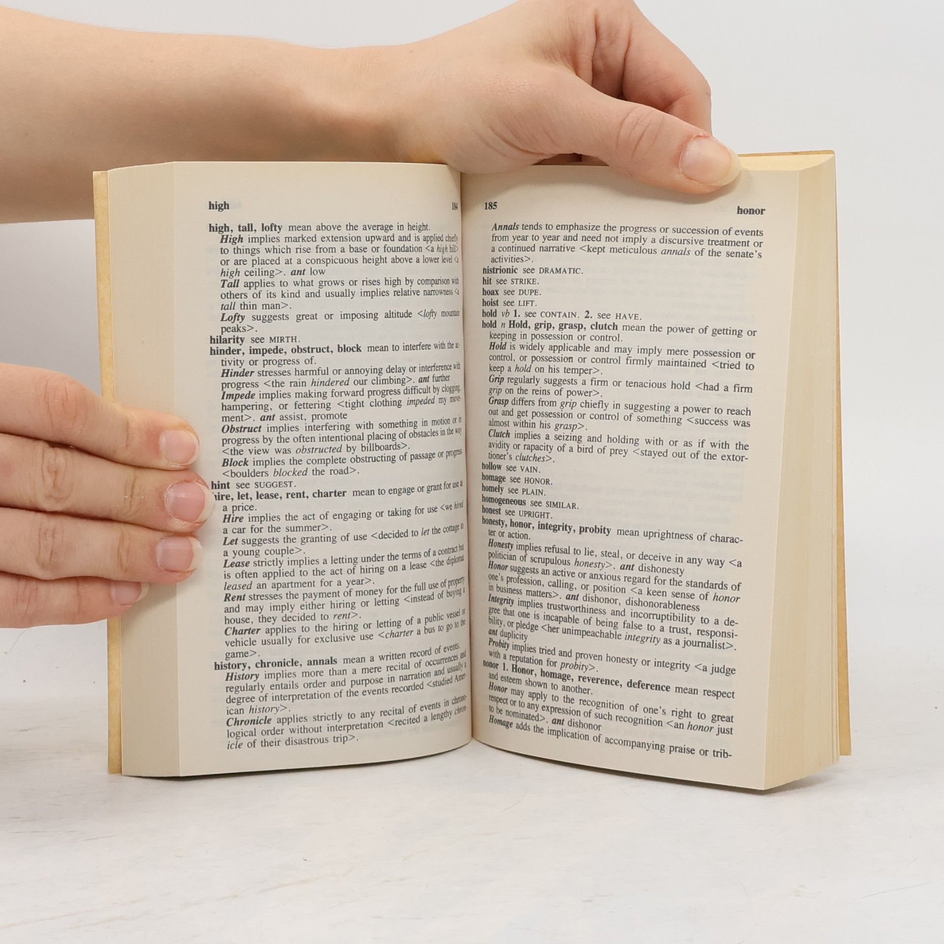 Merriam-Webster The Merriam-Webster Dictionary of Synonyms and Antonyms