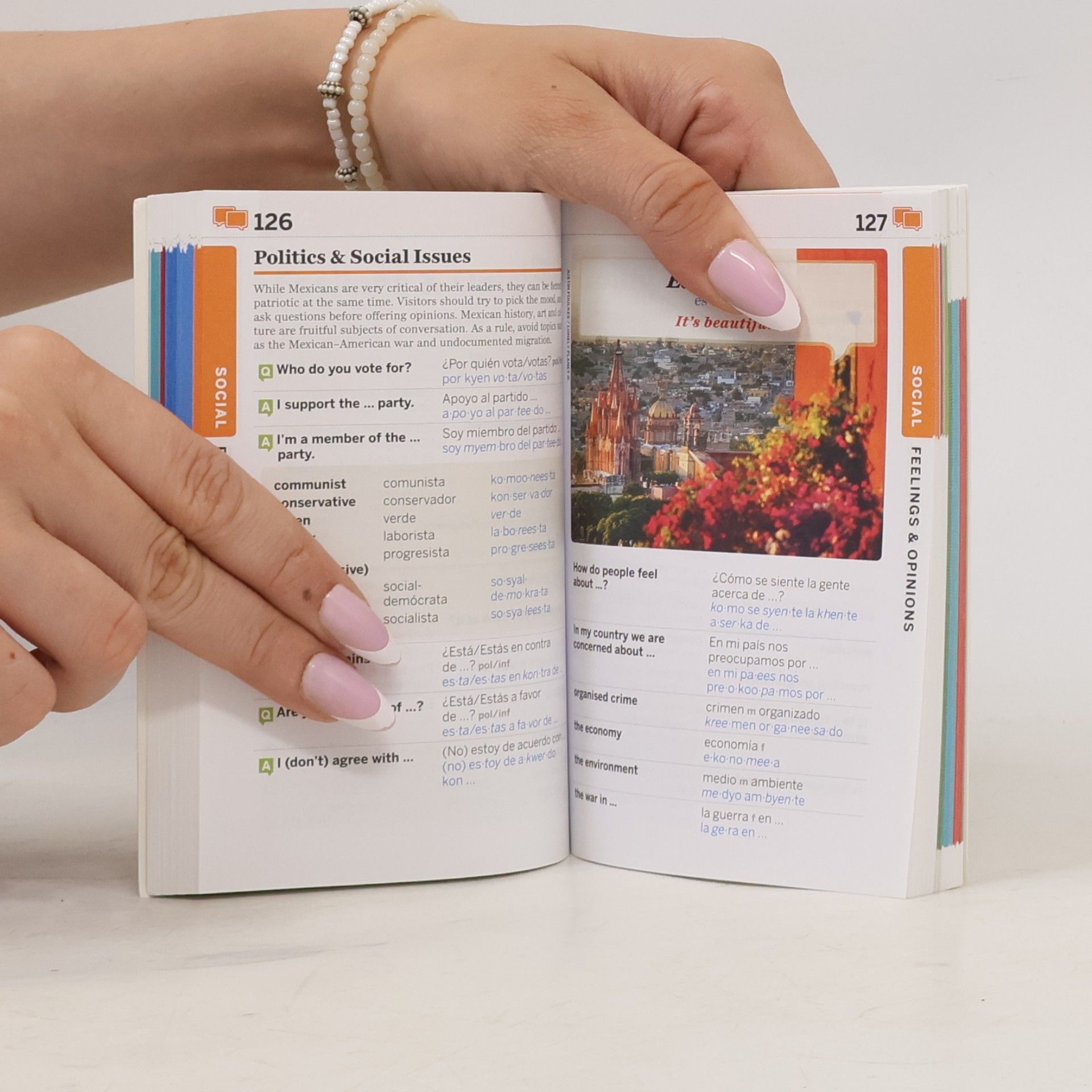 Lonely Planet Mexican Spanish Phrasebook & Dictionary