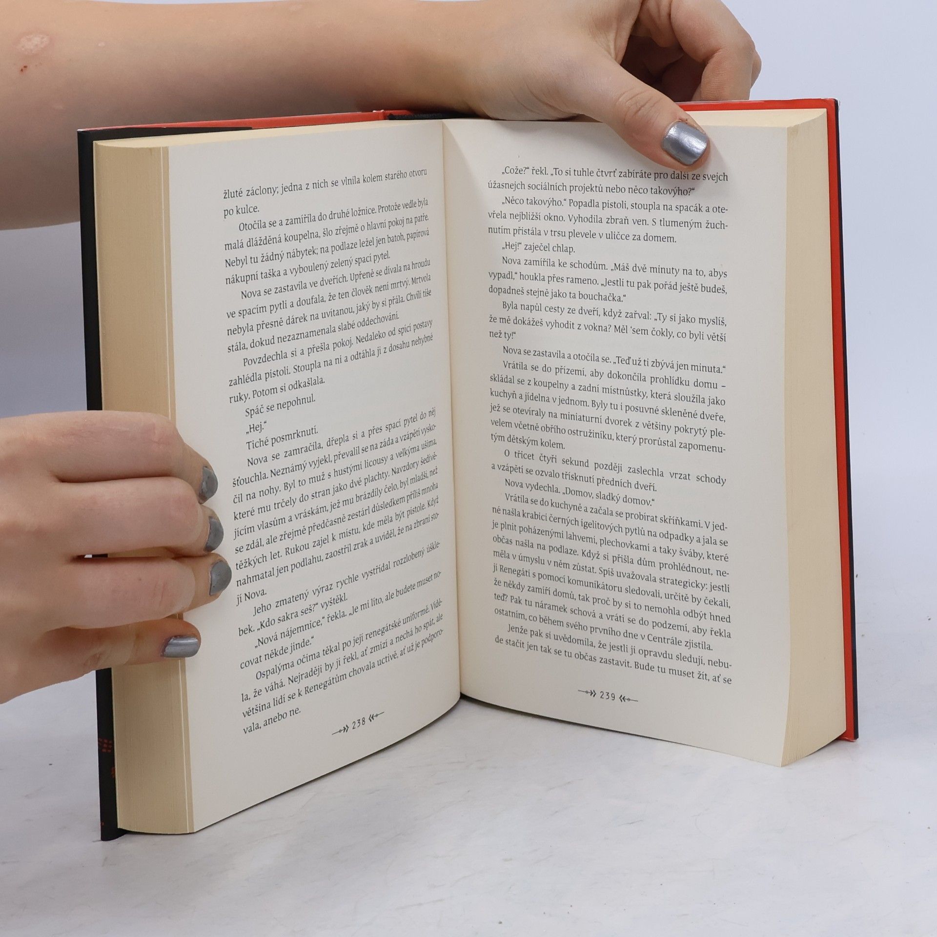 Marissa Meyer Renegáti