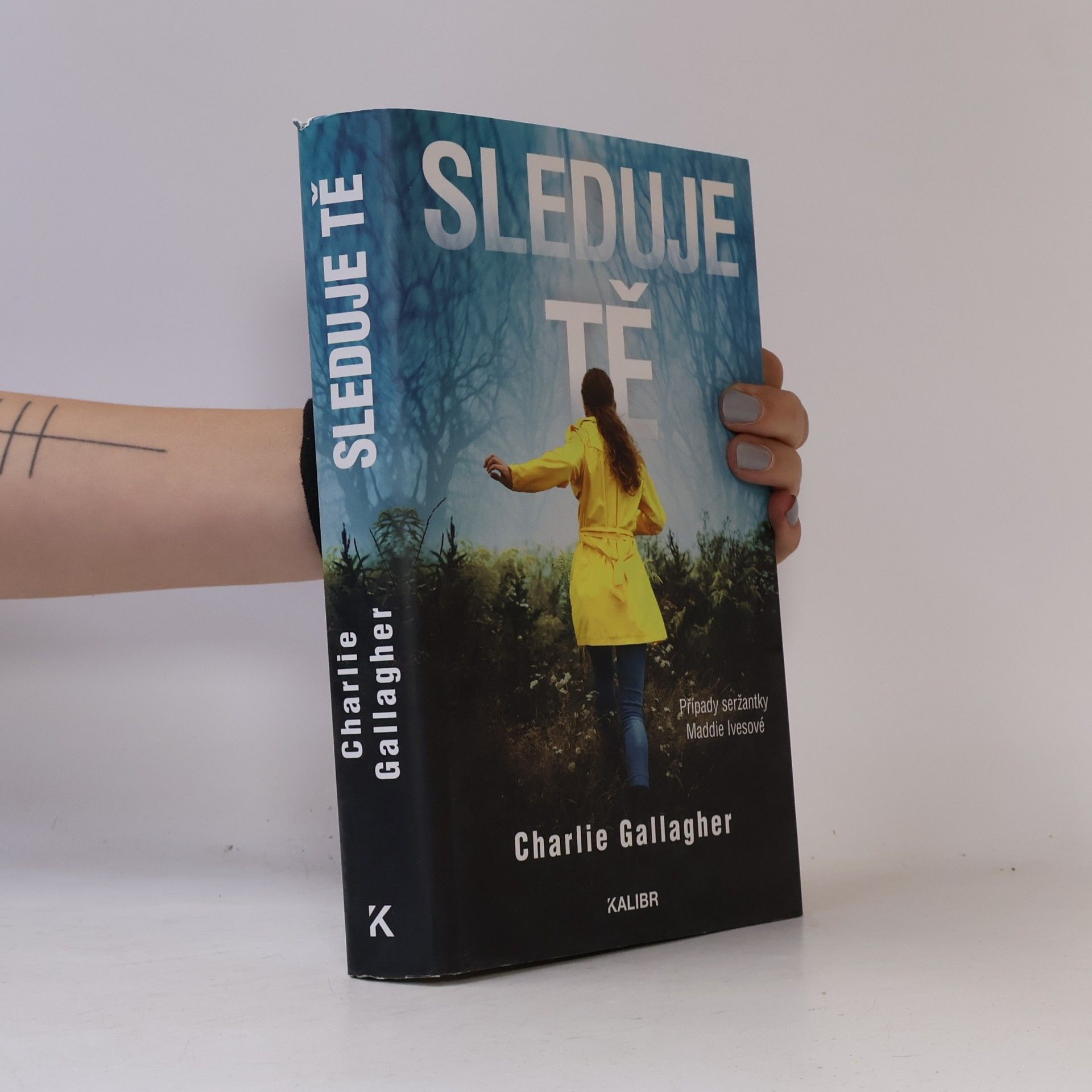 Christine Gallagher Sleduje tě