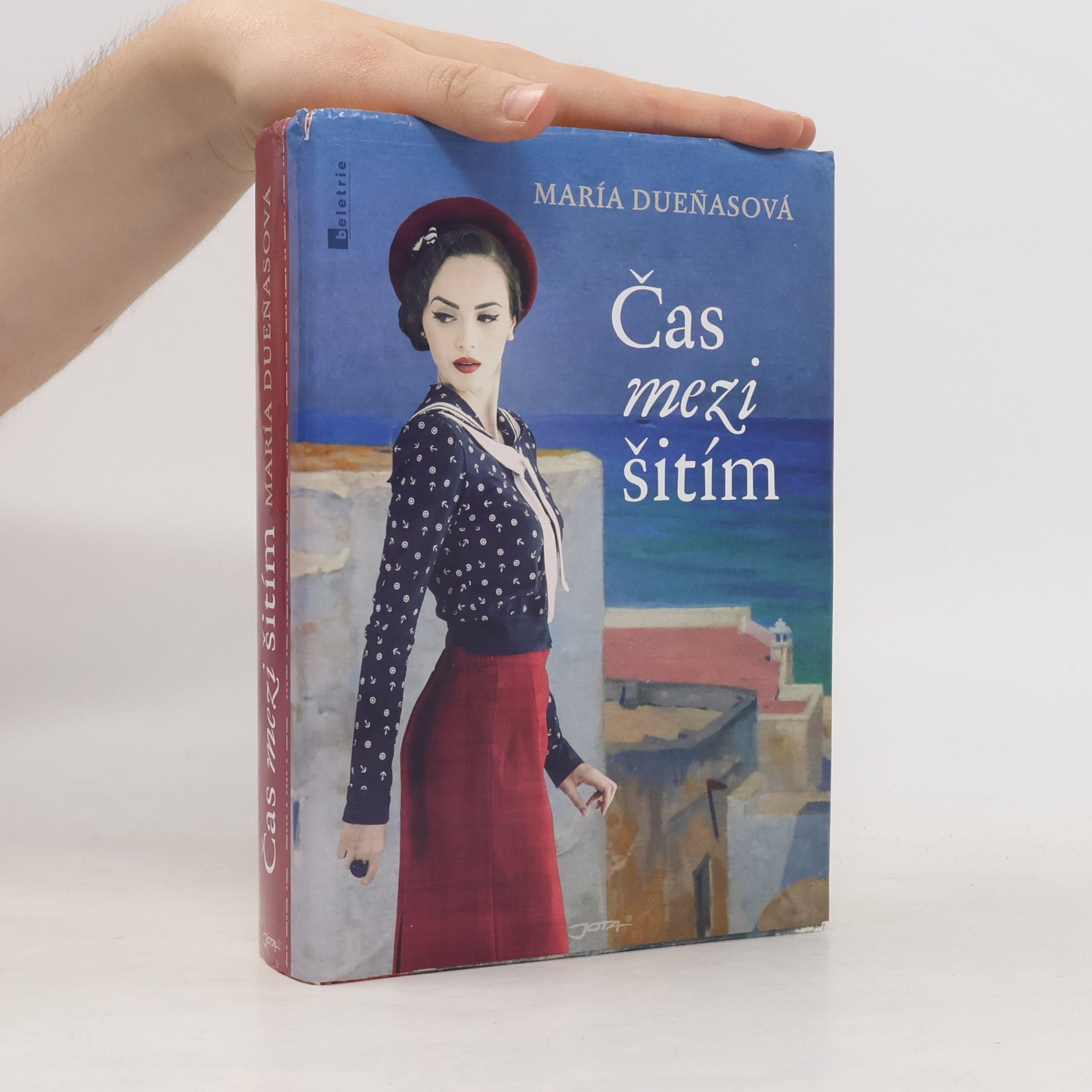 María Dueñas Čas mezi šitím