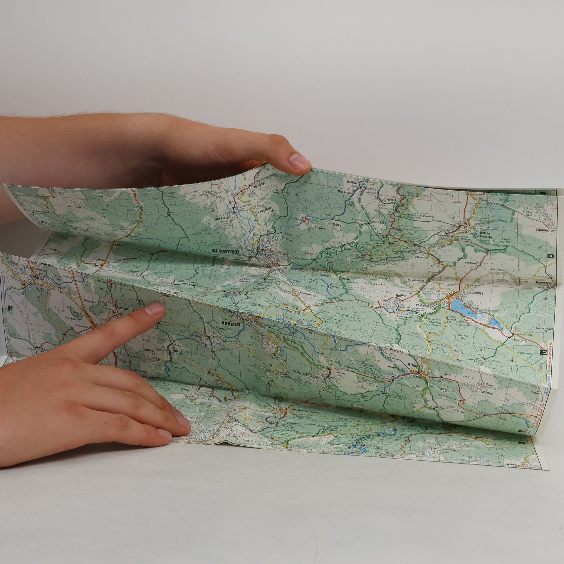 Vlasta Luťanská Moravský kras: S mapou 1:75 000