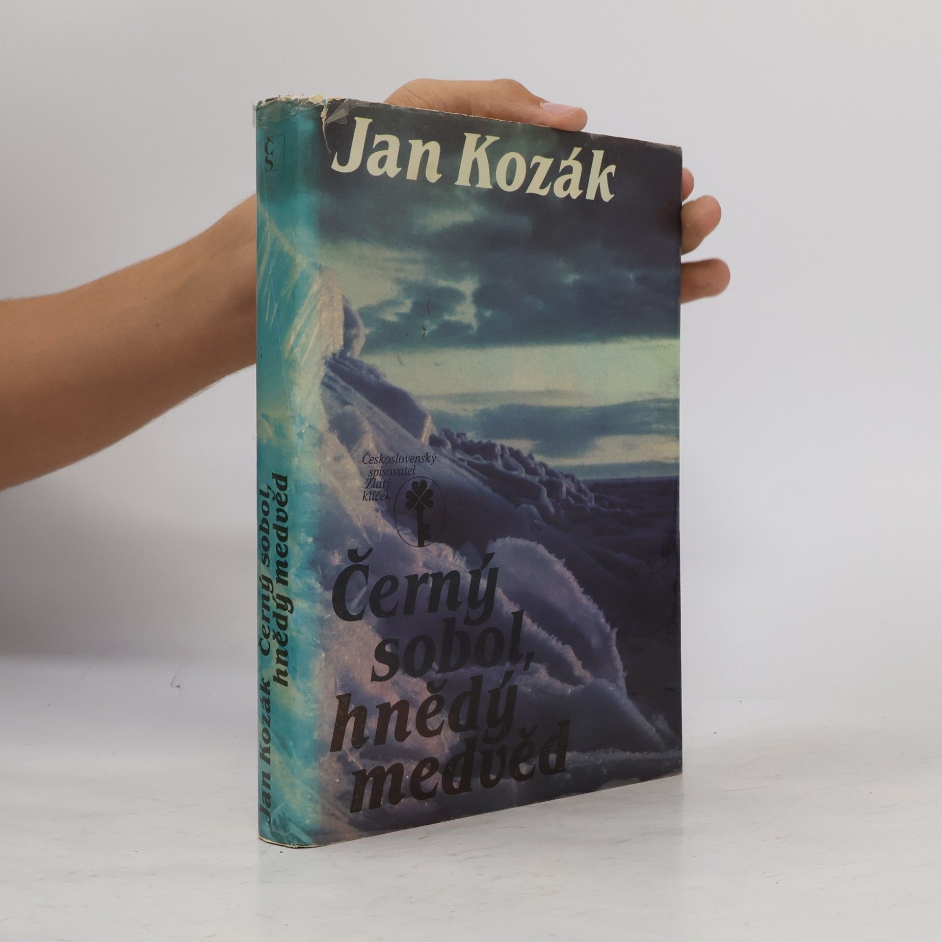 Jan A. Kozák Černý sobol, hnědý medvěd