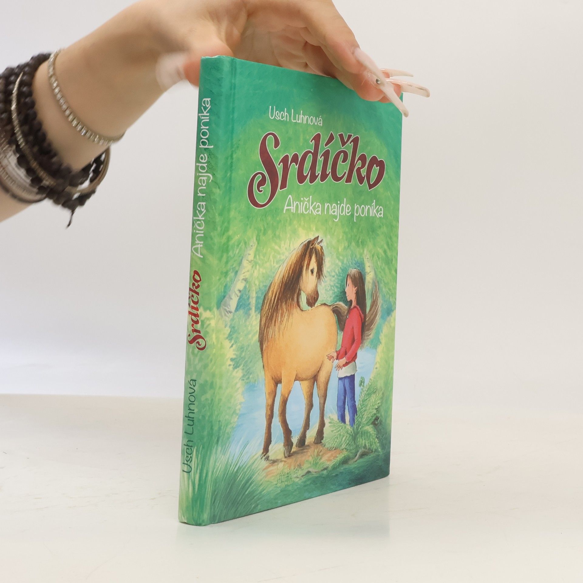 Srdíčko. Anička najde poníka