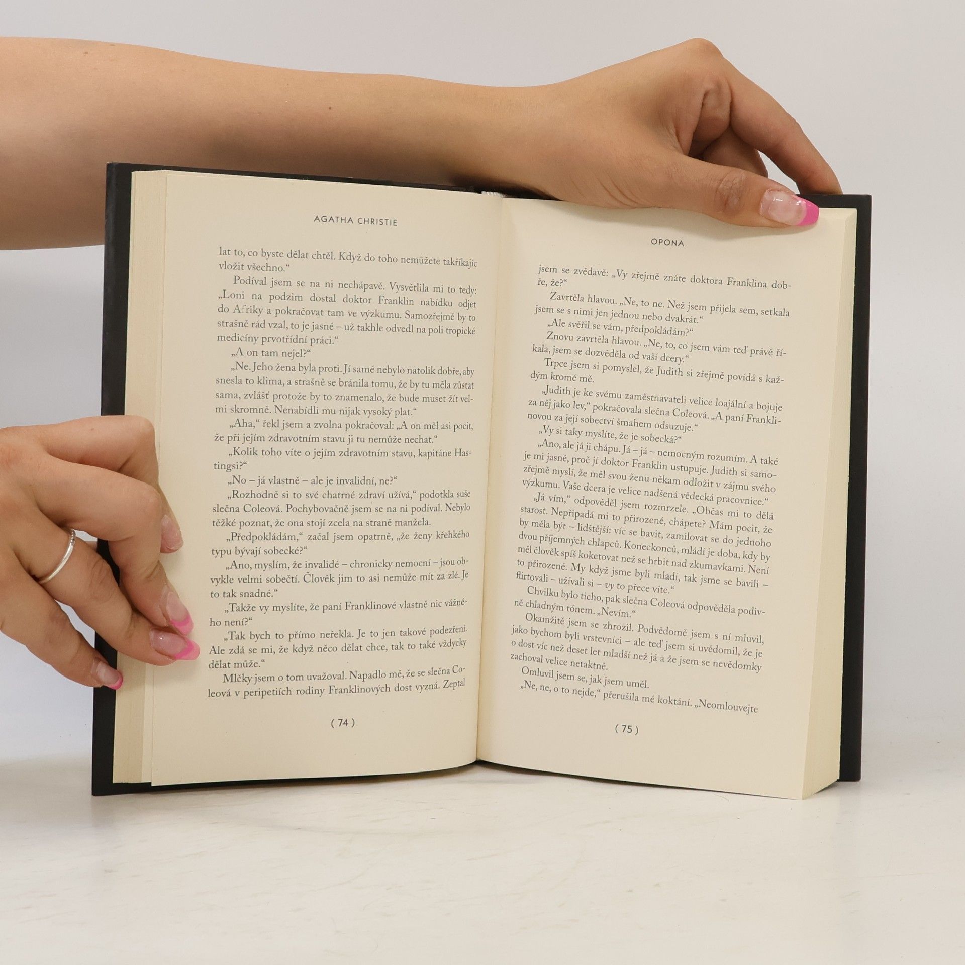 Agatha Christie Opona