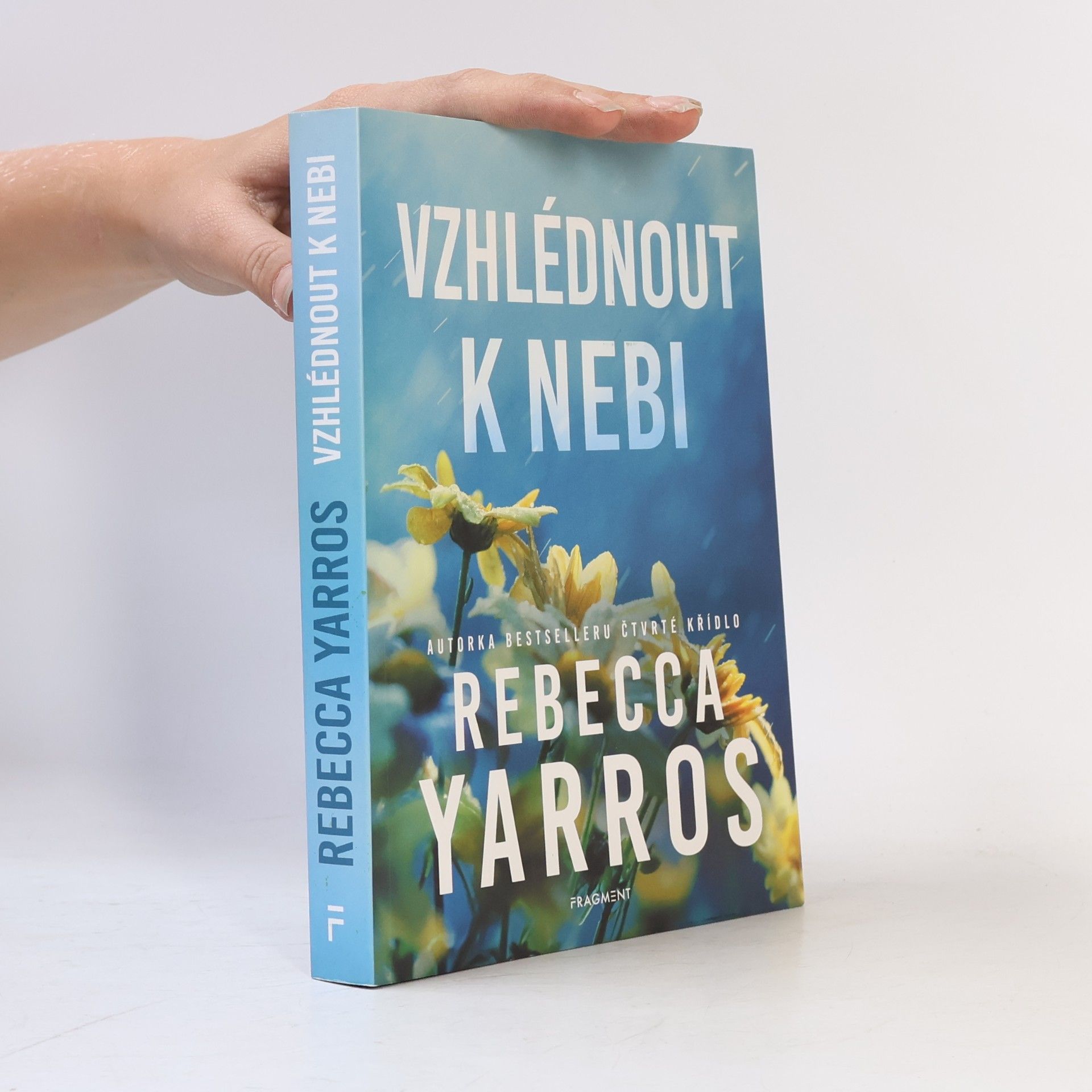 Rebecca Yarros Vzhlédnout k nebi