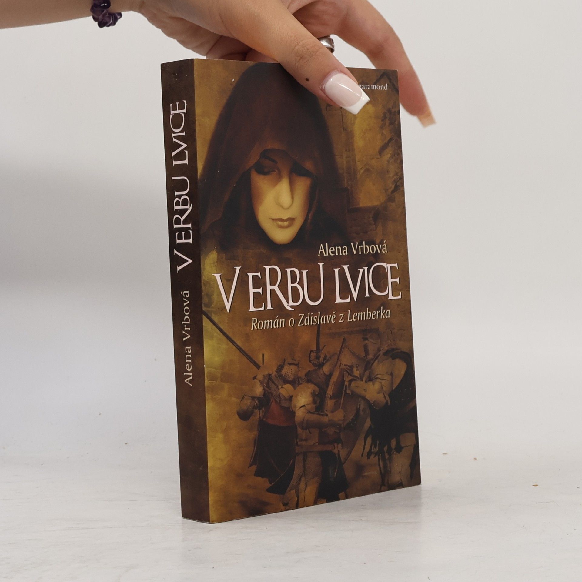 Alena Vrbová V erbu lvice