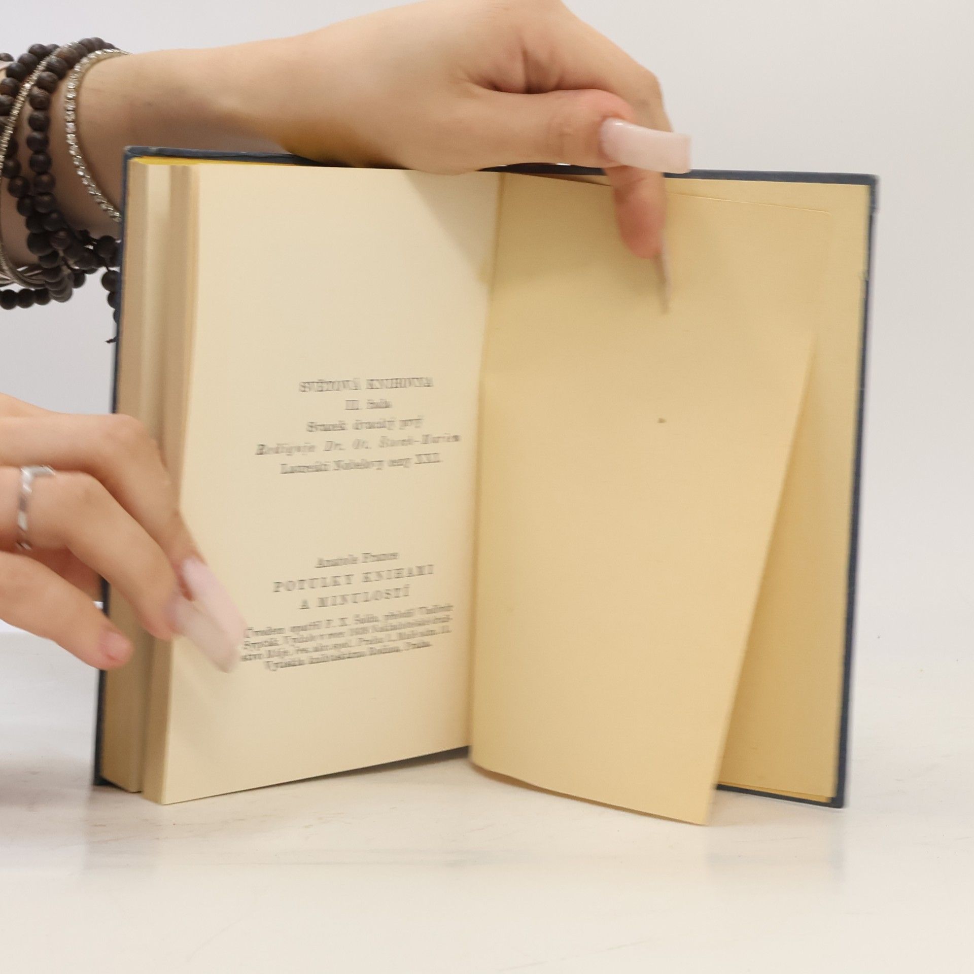 Anatole France Potulky knihami a minulostí