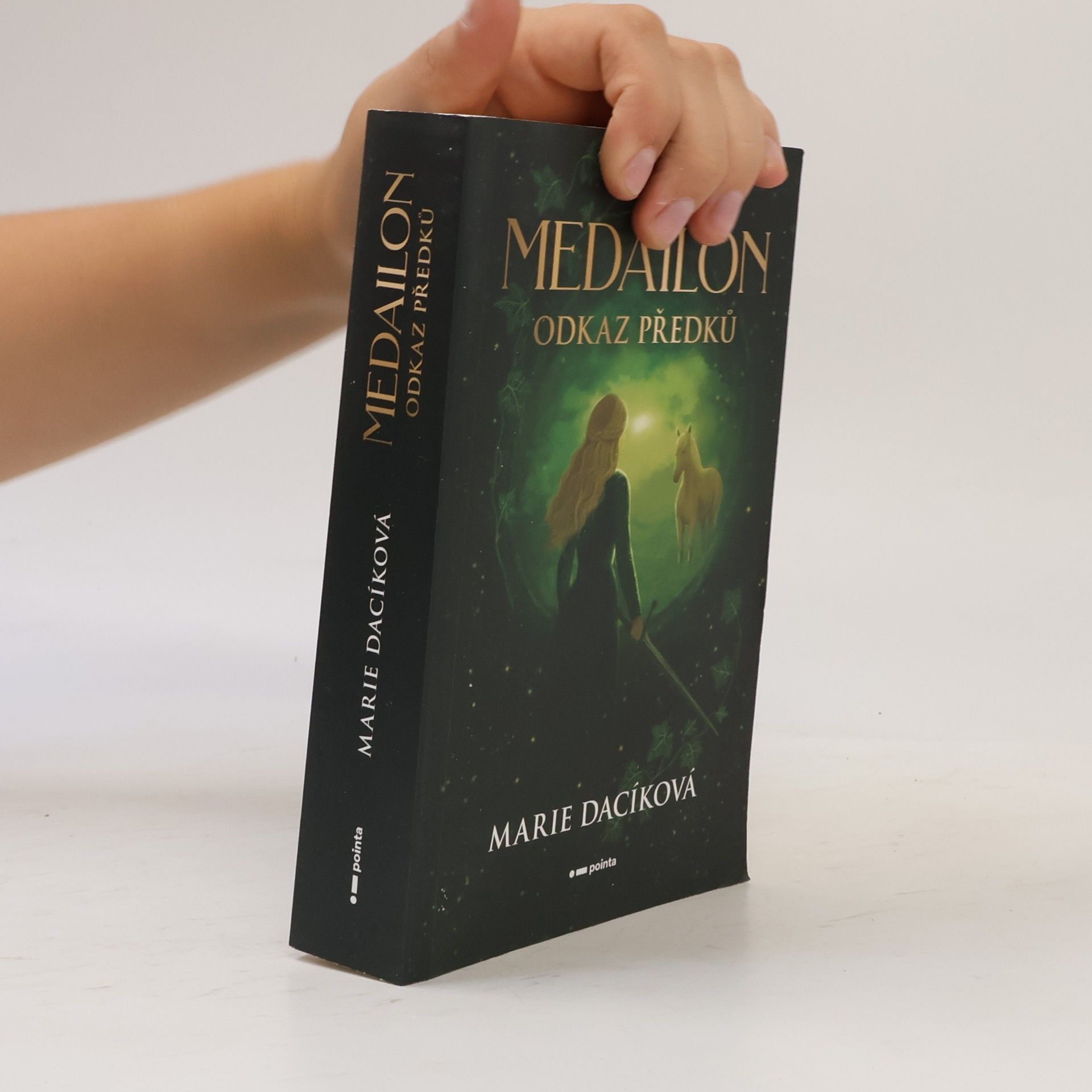 Marie Dacíková Medailon: Odkaz předků