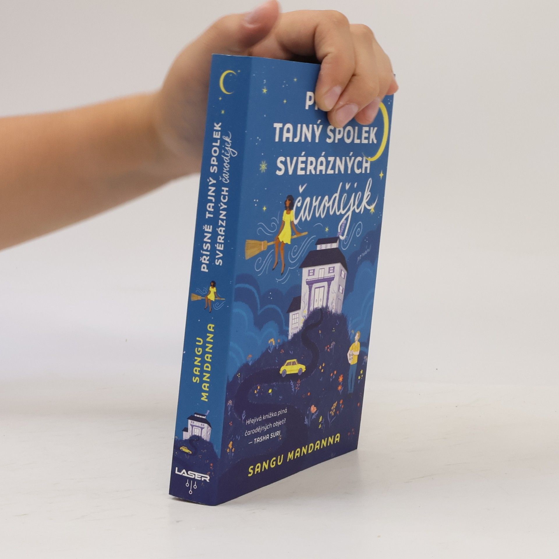 Sangu Mandanna Přísně tajný spolek svérázných čarodějek
